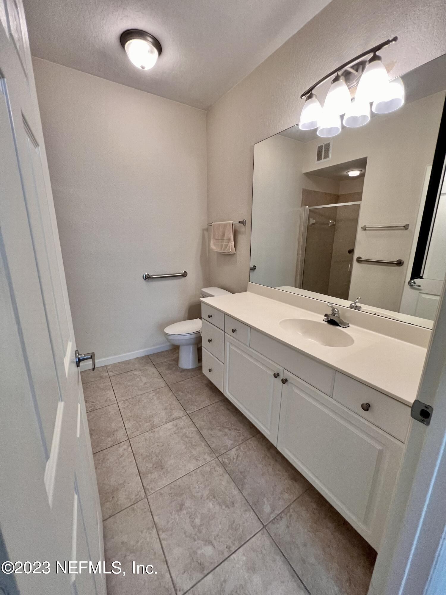 8539 GATE Parkway W, 1416