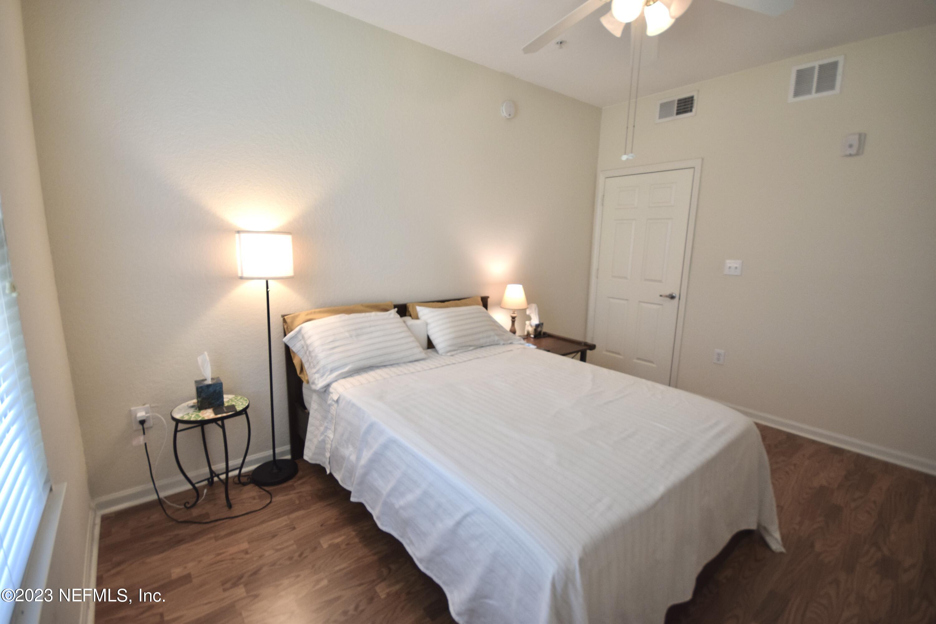 8539 GATE Parkway W, 1416