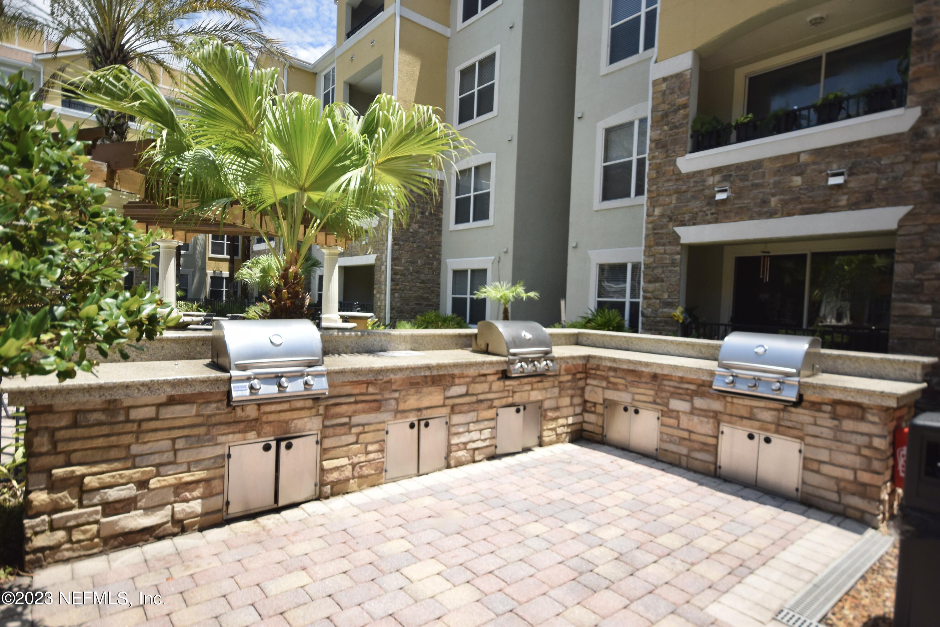 8539 GATE Parkway W, 1416