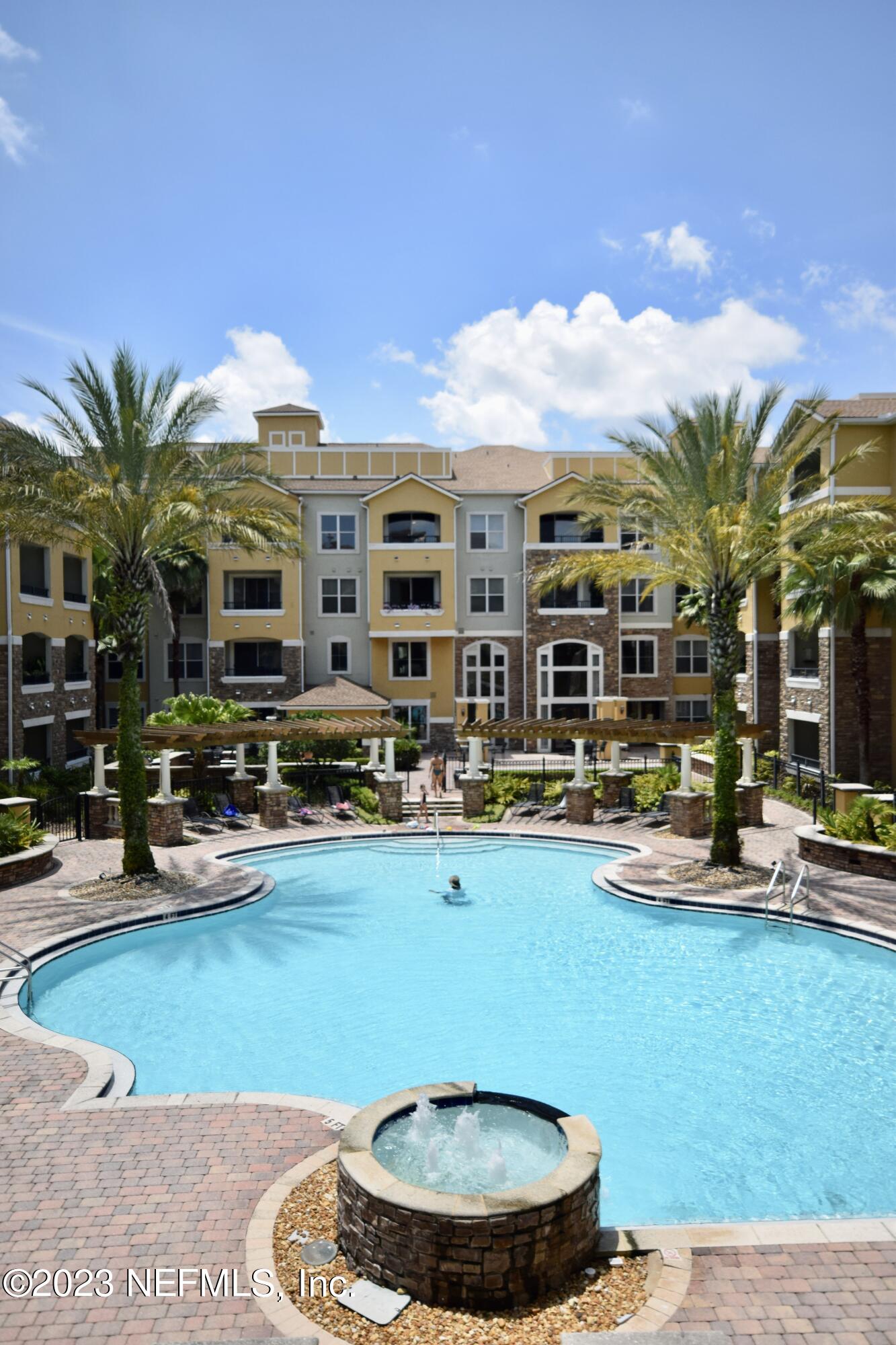 8539 GATE Parkway W, 1416