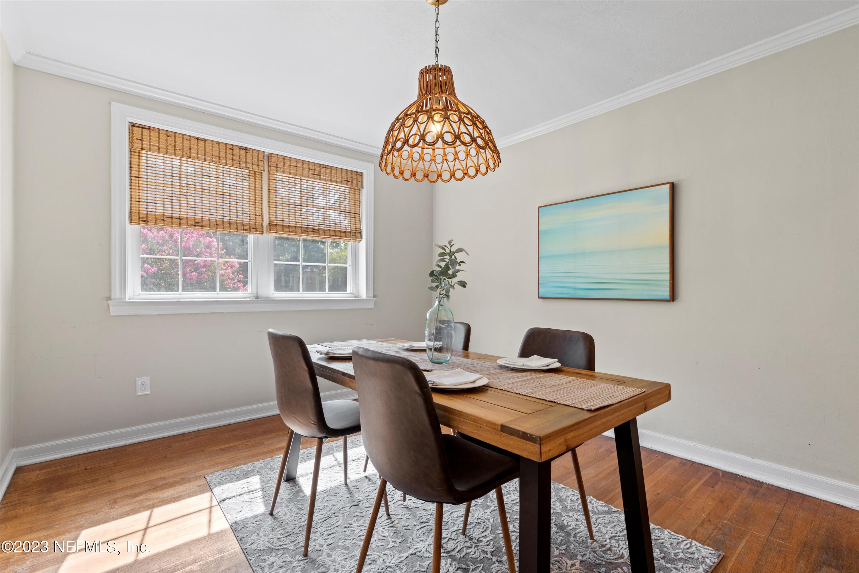 1246 HOLMESDALE Road