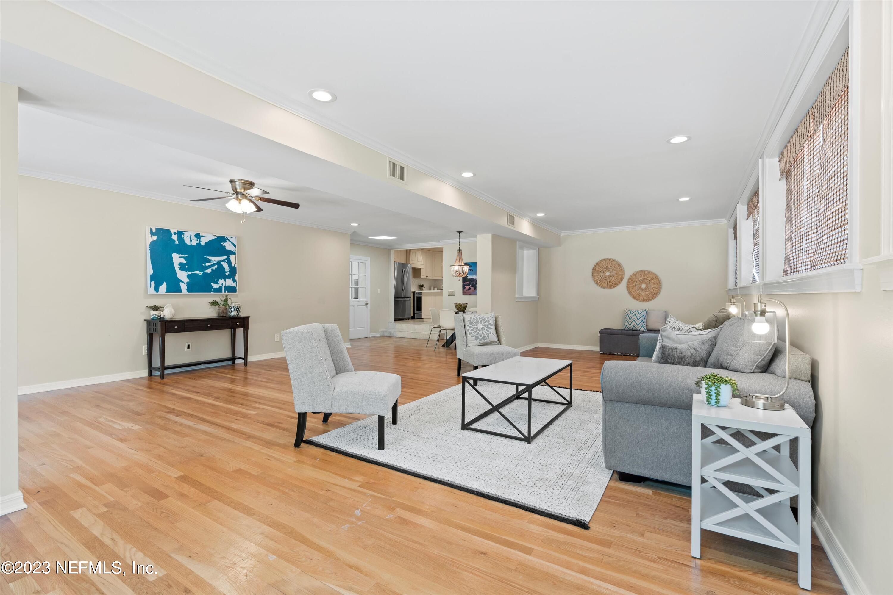 1246 HOLMESDALE Road