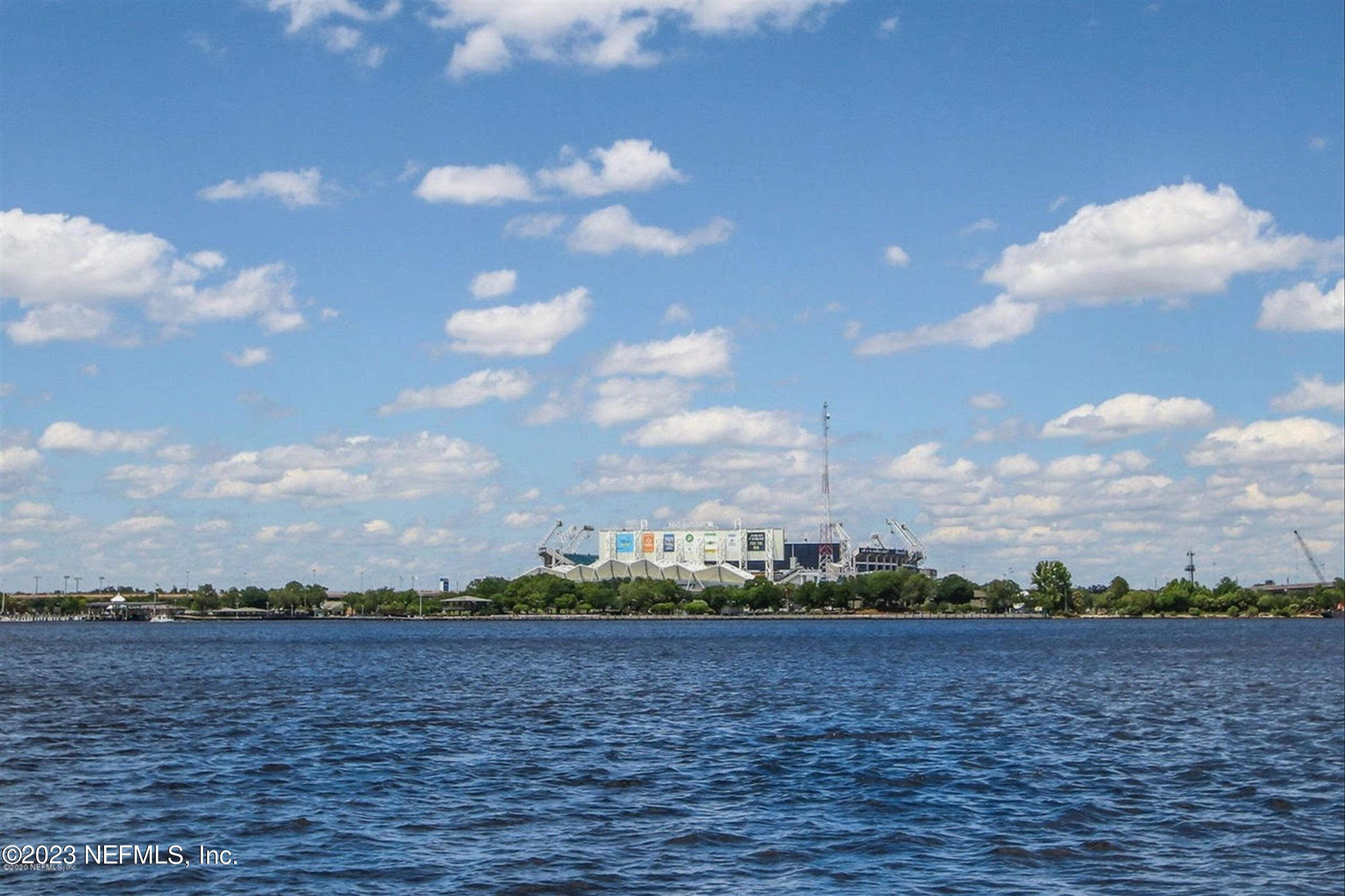 1246 HOLMESDALE Road