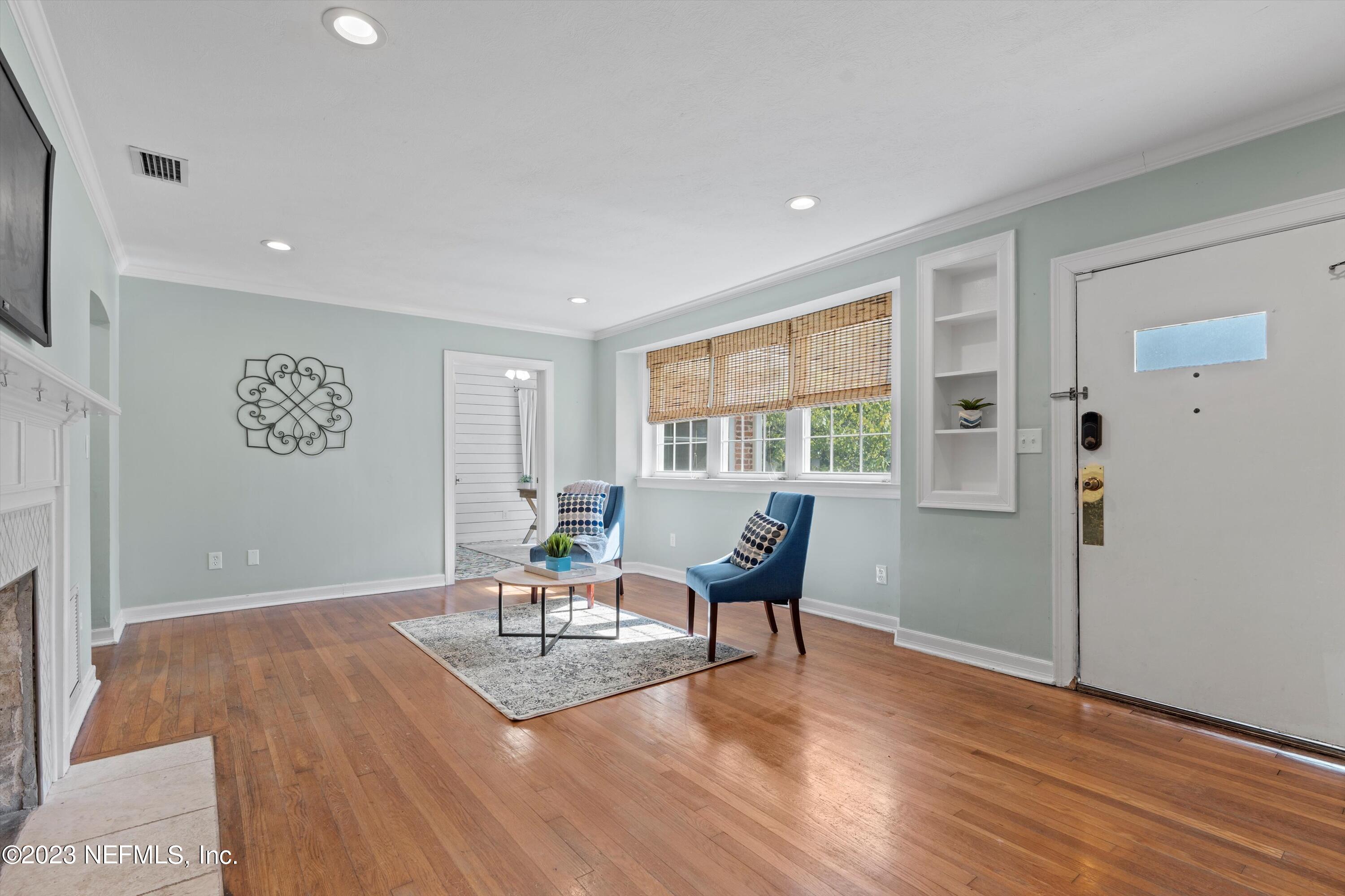 1246 HOLMESDALE Road