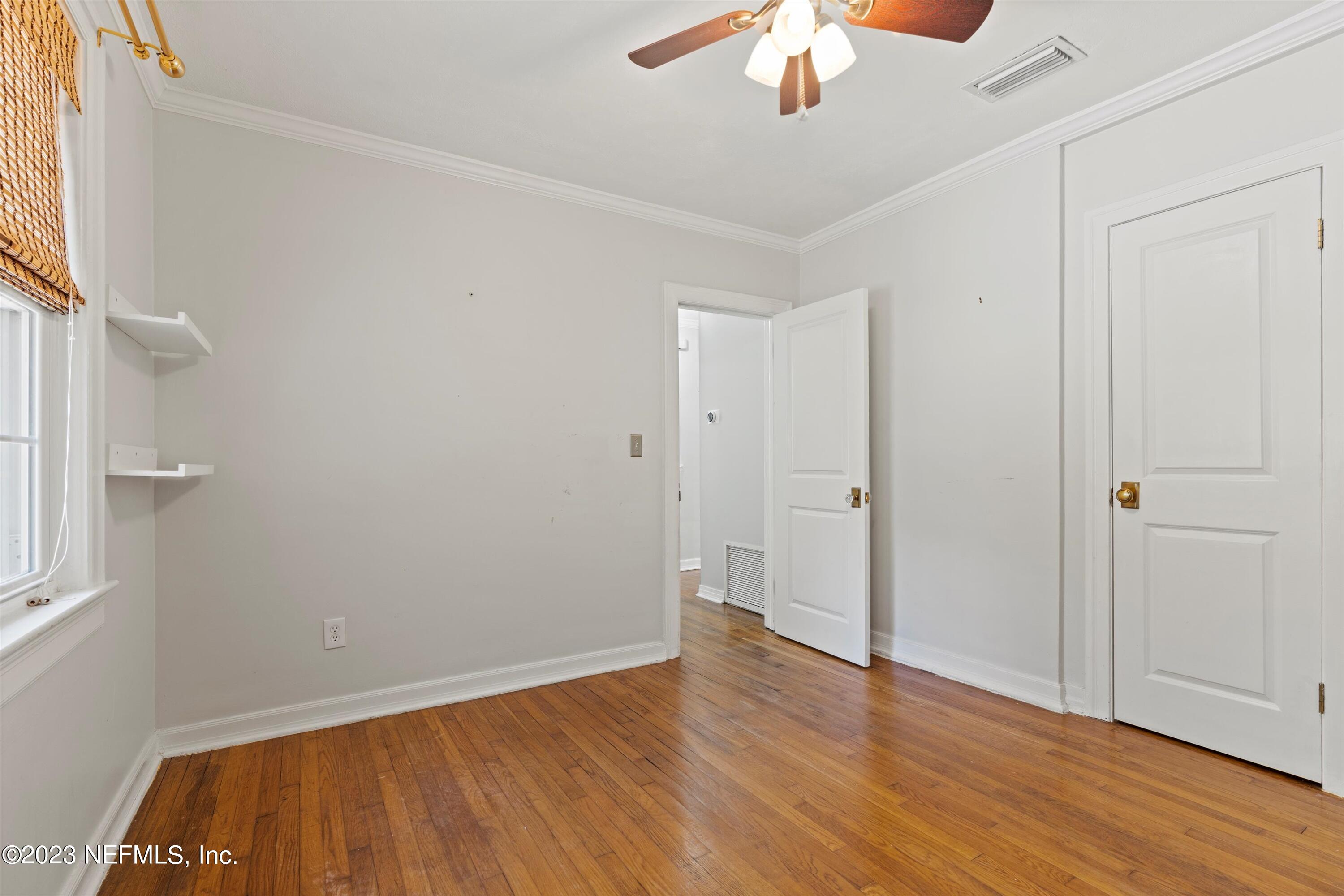 1246 HOLMESDALE Road