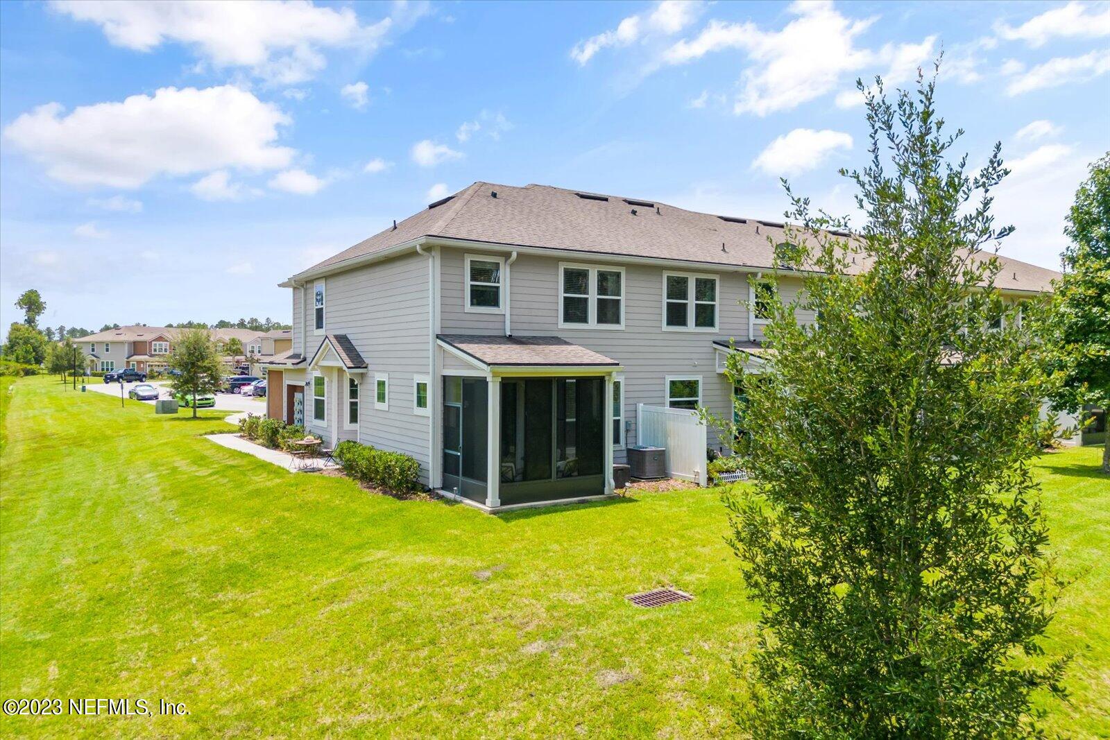 445 RICHMOND Drive, St. Johns