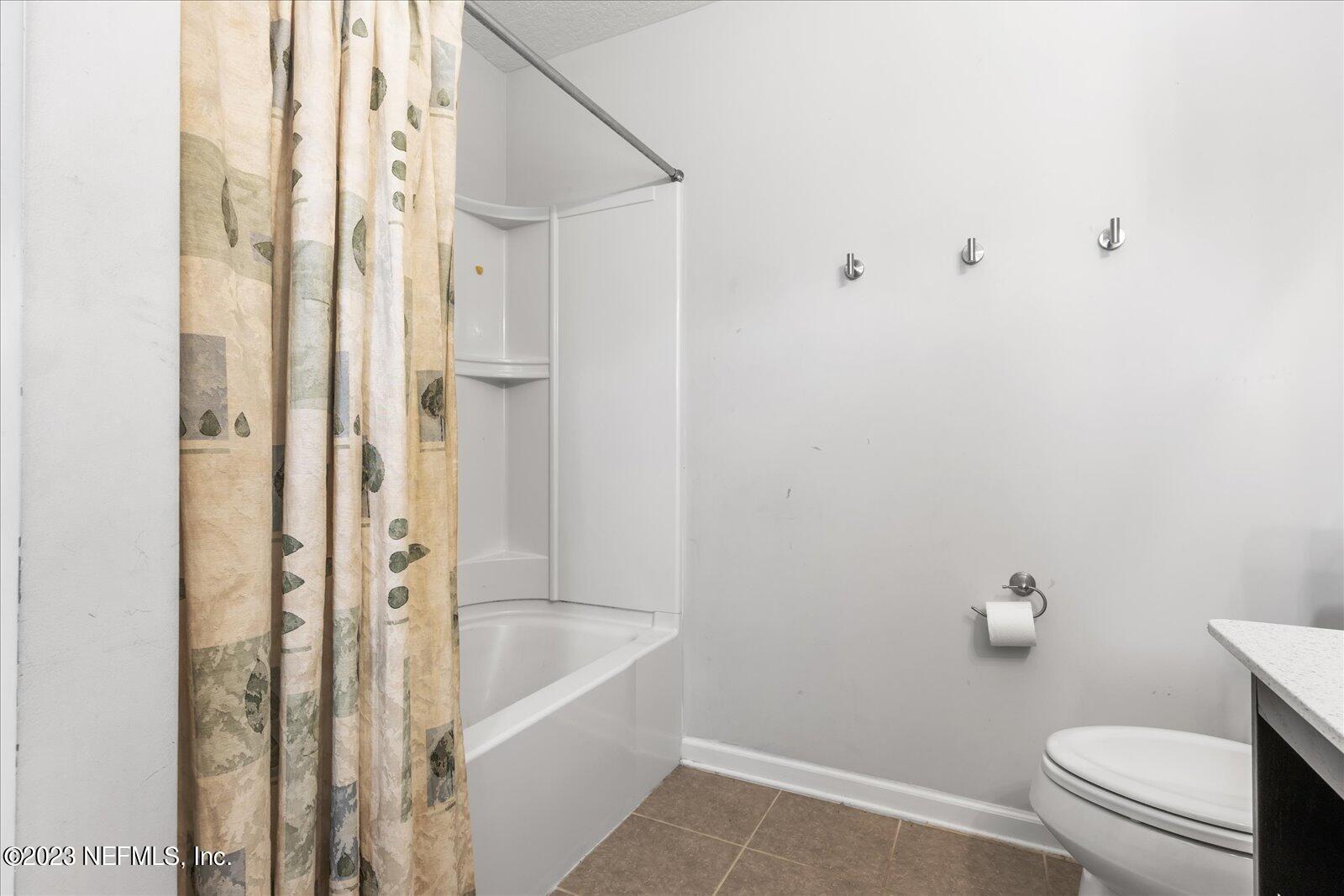 445 RICHMOND Drive, St. Johns