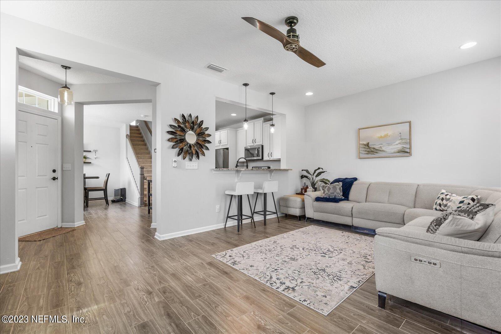 445 RICHMOND Drive, St. Johns