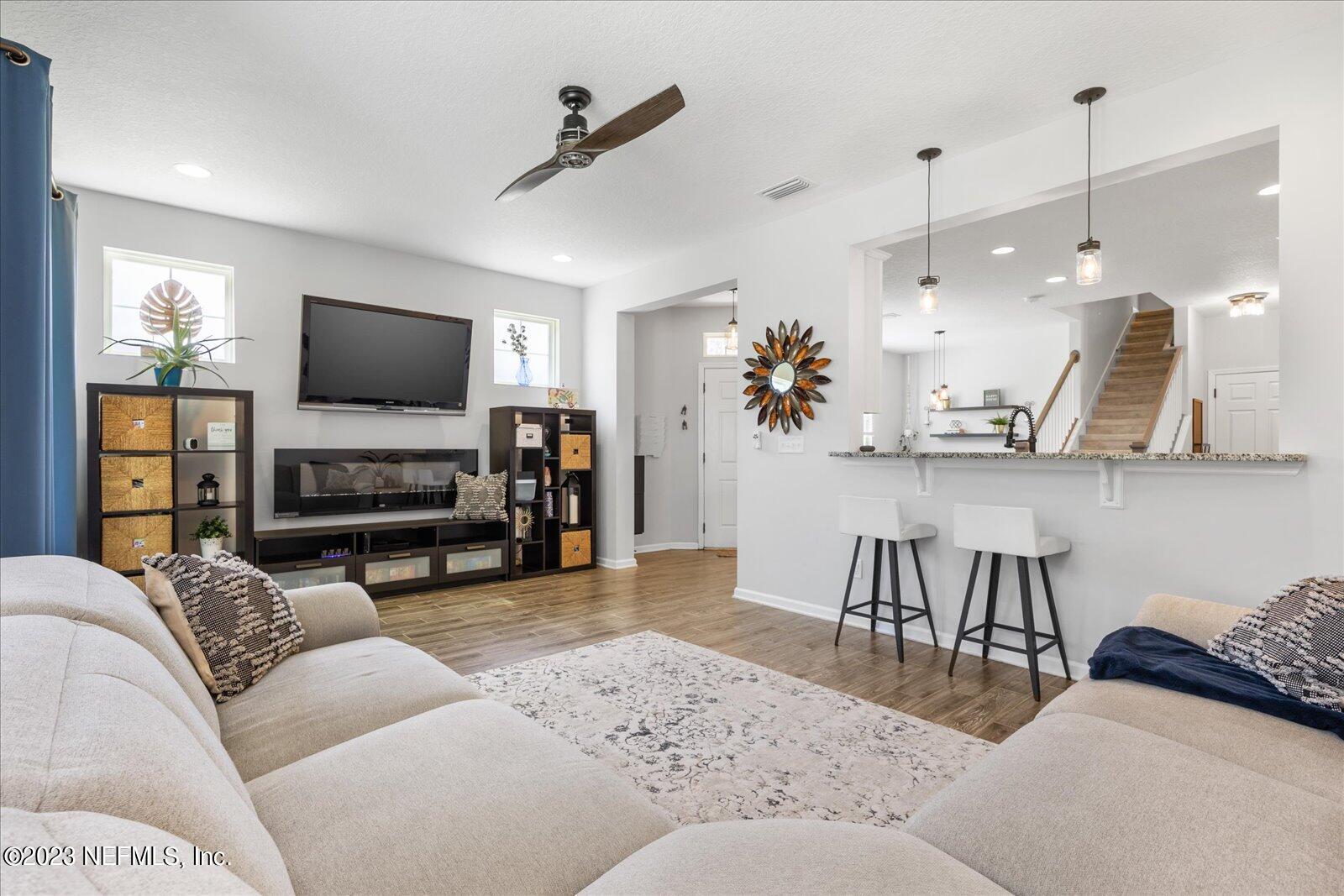 445 RICHMOND Drive, St. Johns