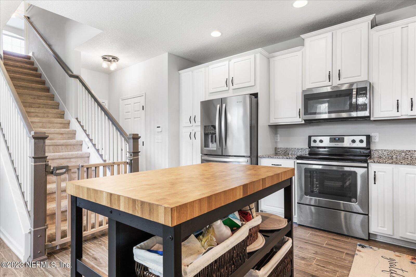 445 RICHMOND Drive, St. Johns