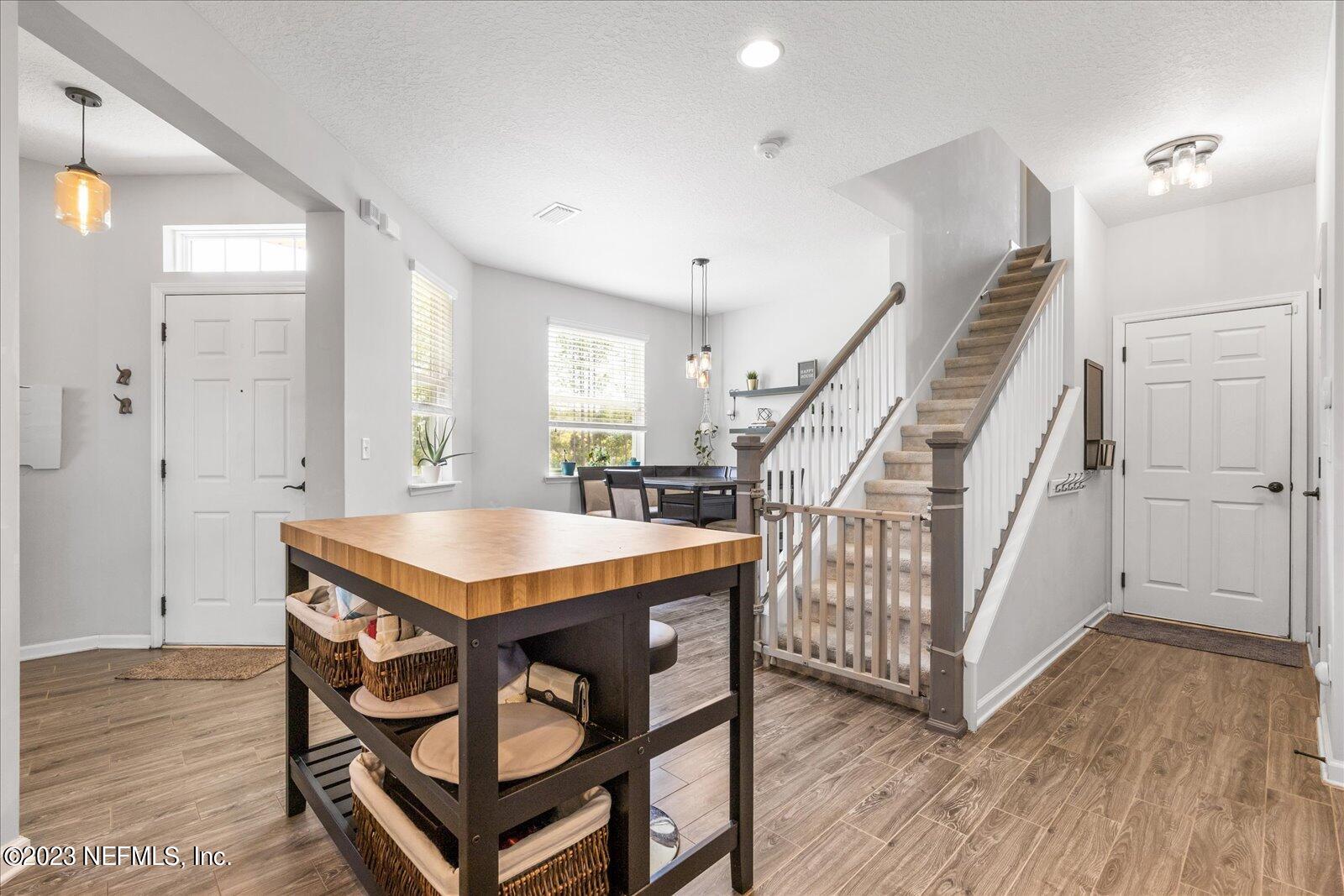 445 RICHMOND Drive, St. Johns