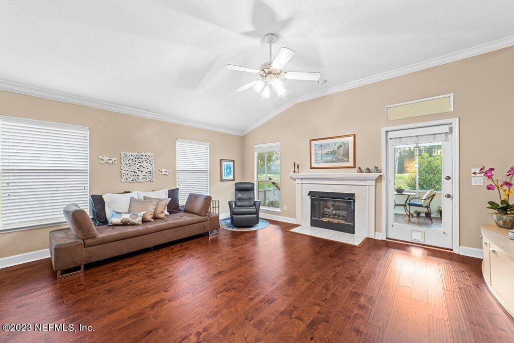 701 PUTTERS GREEN Way S