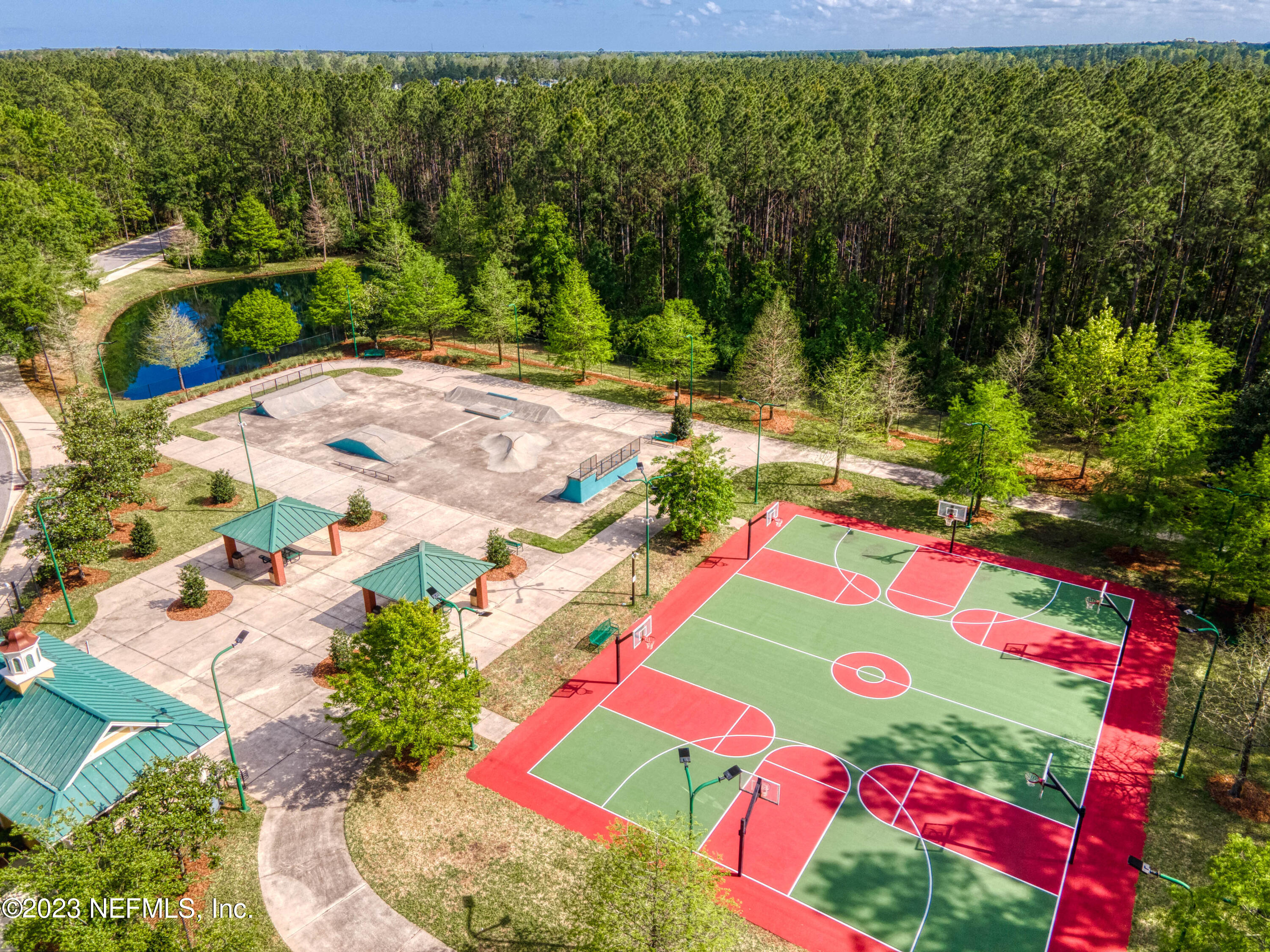 701 PUTTERS GREEN Way S