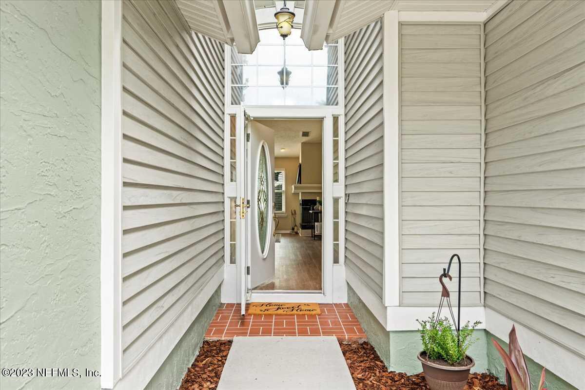 315 LAKE BLUFF Court