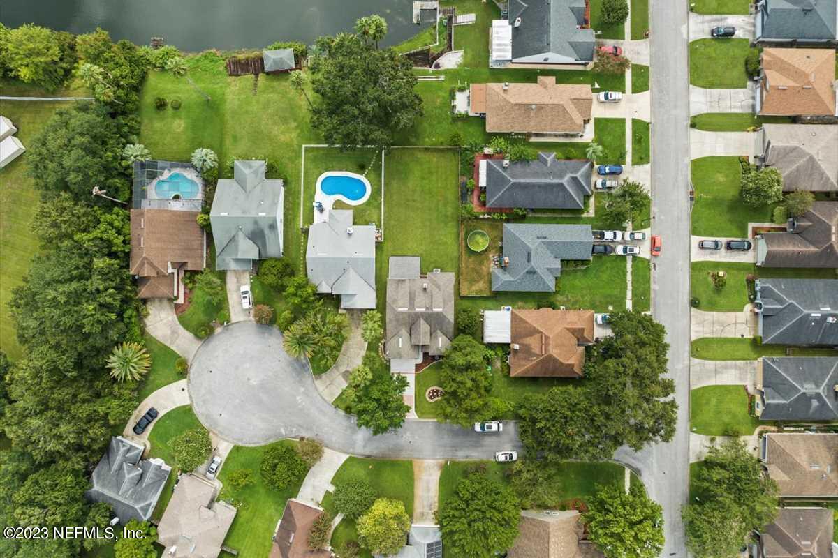 315 LAKE BLUFF Court