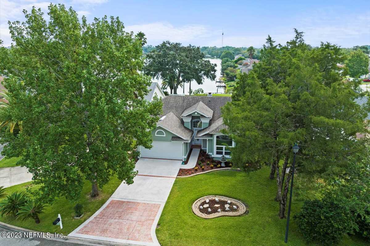 315 LAKE BLUFF Court