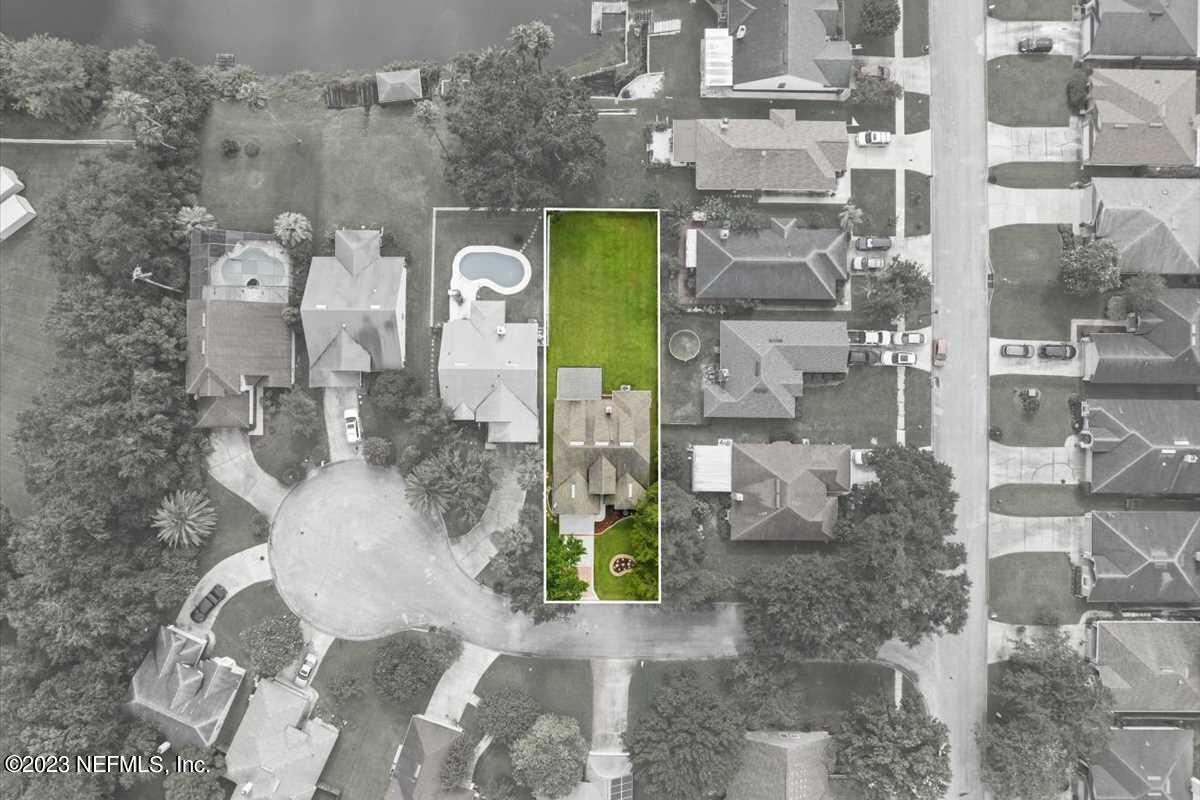 315 LAKE BLUFF Court