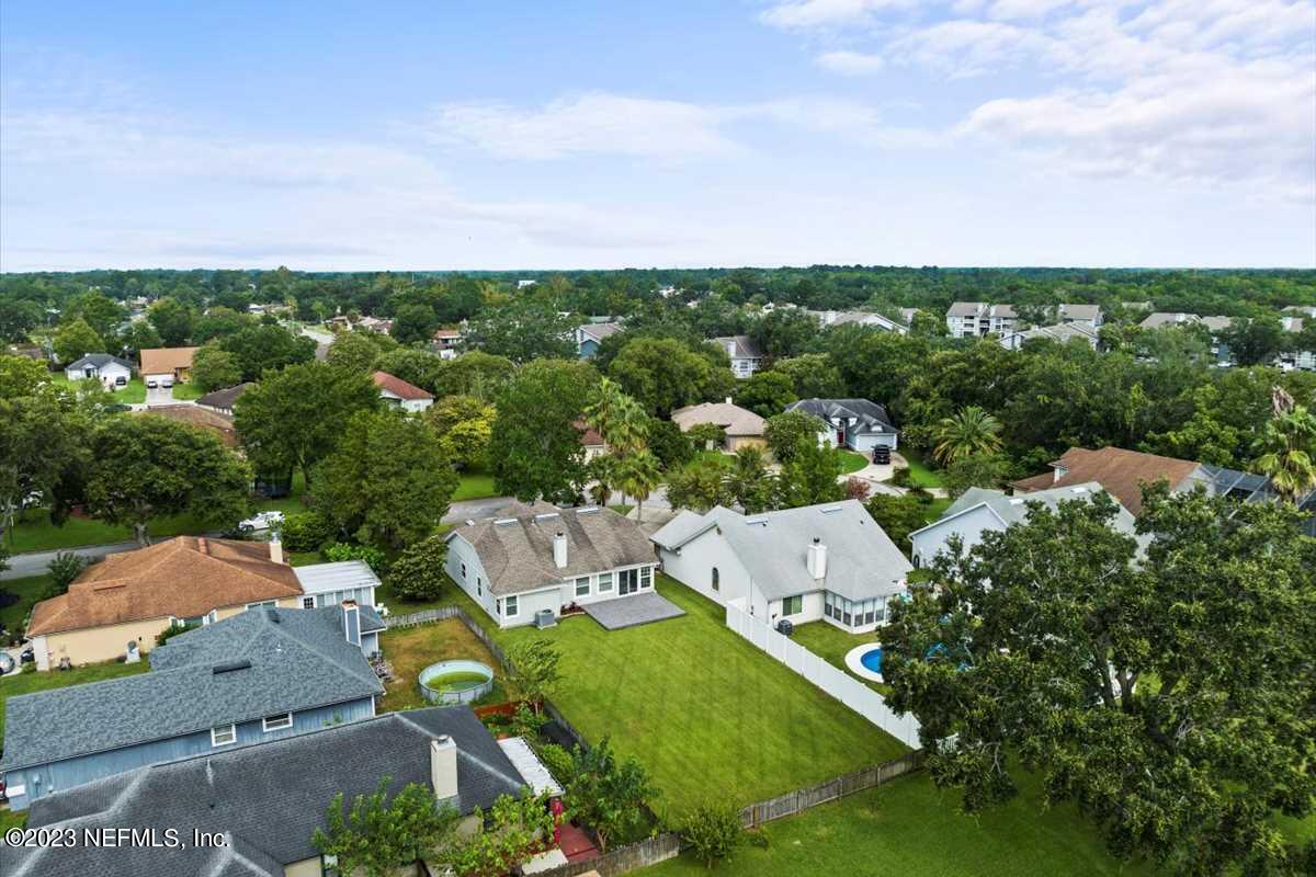 315 LAKE BLUFF Court