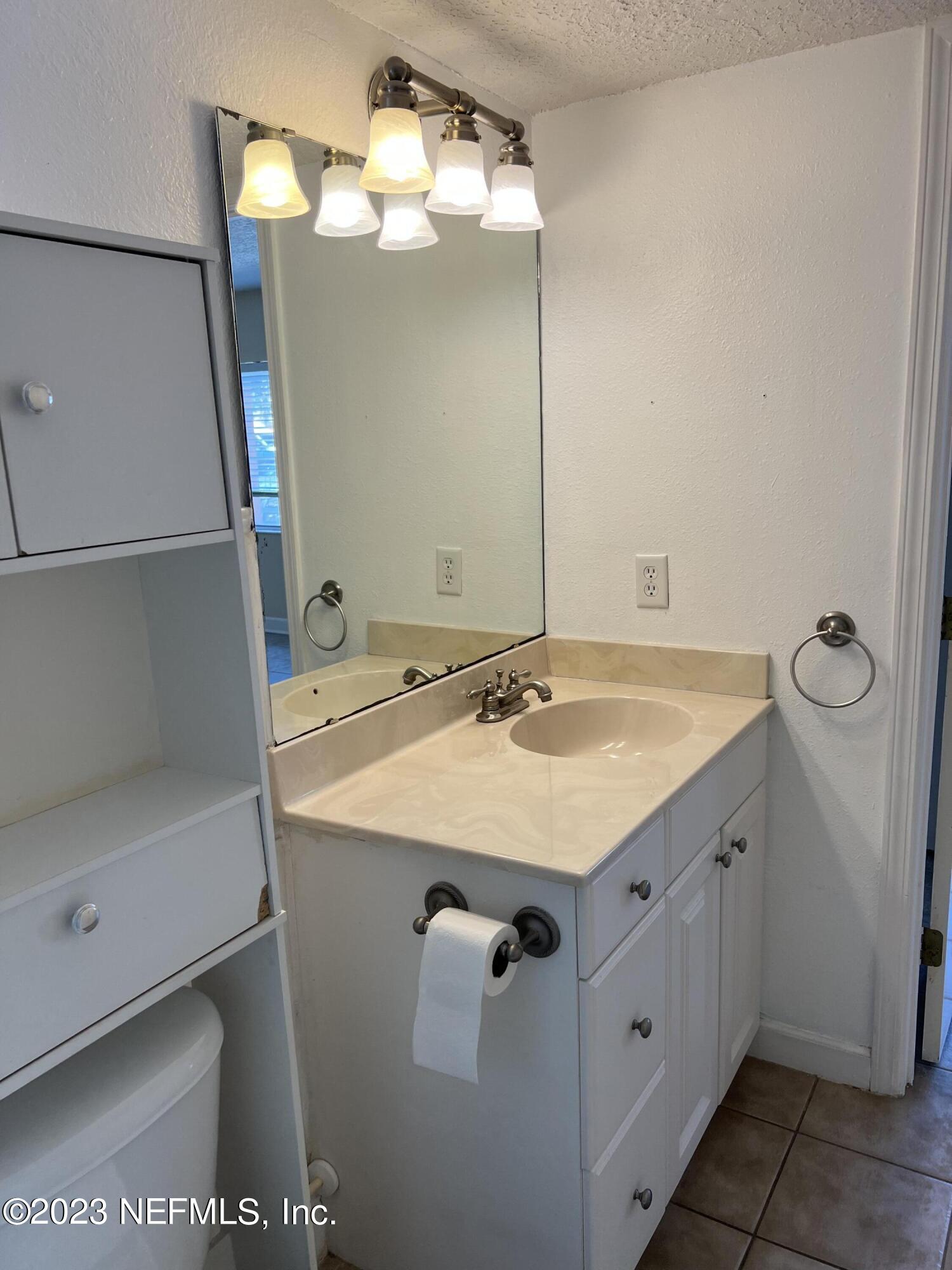 1800 PARK Avenue, 109