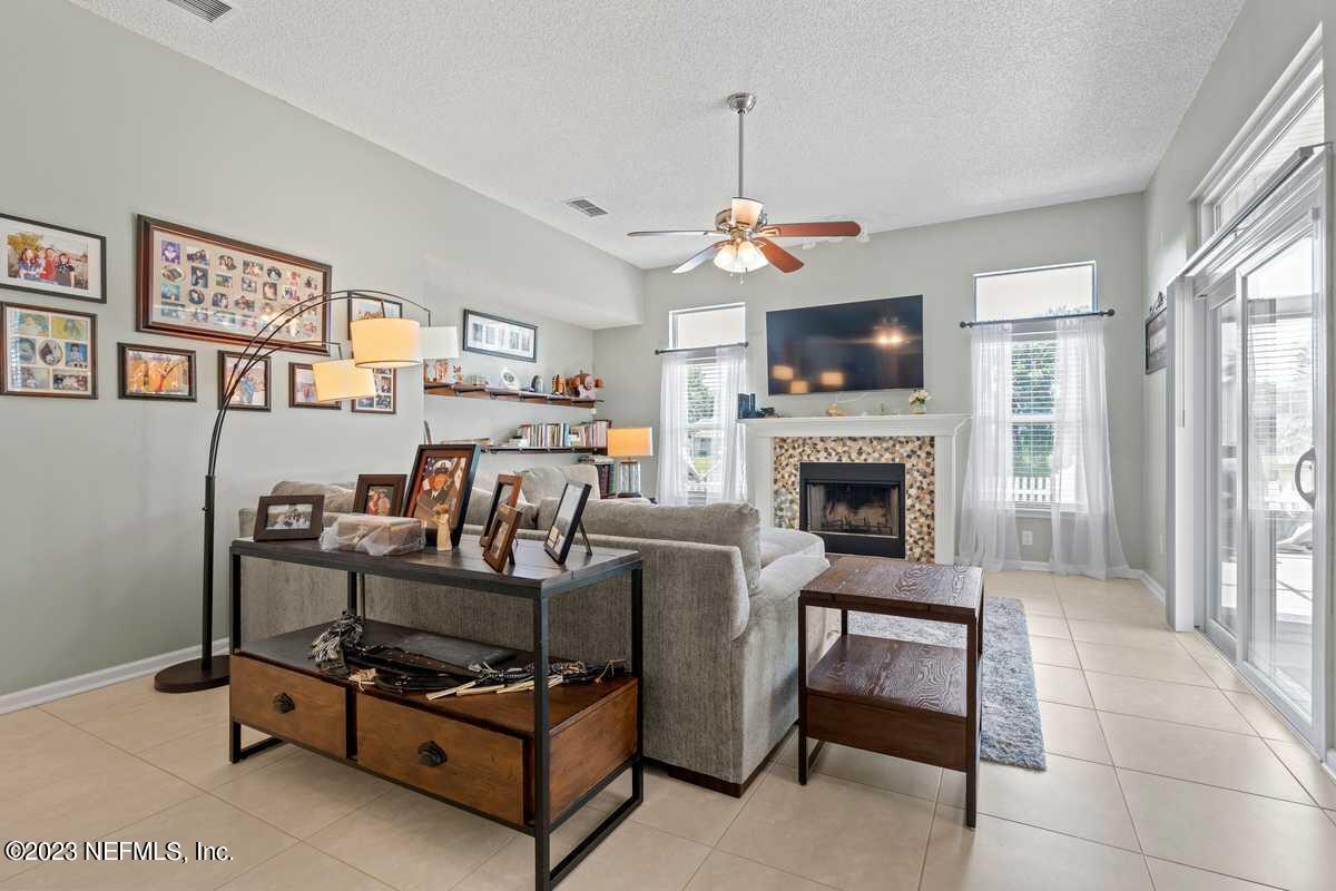 2143 WILLESDON Drive E