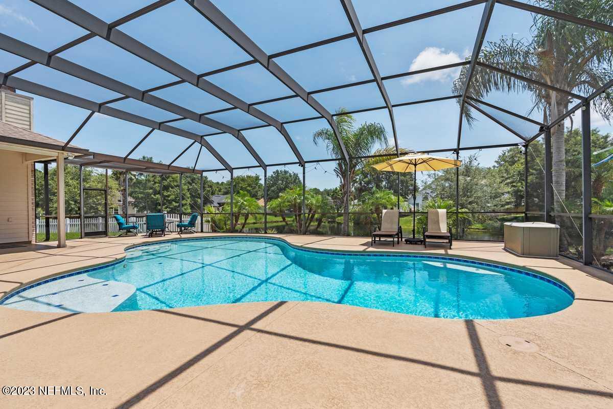 2143 WILLESDON Drive E