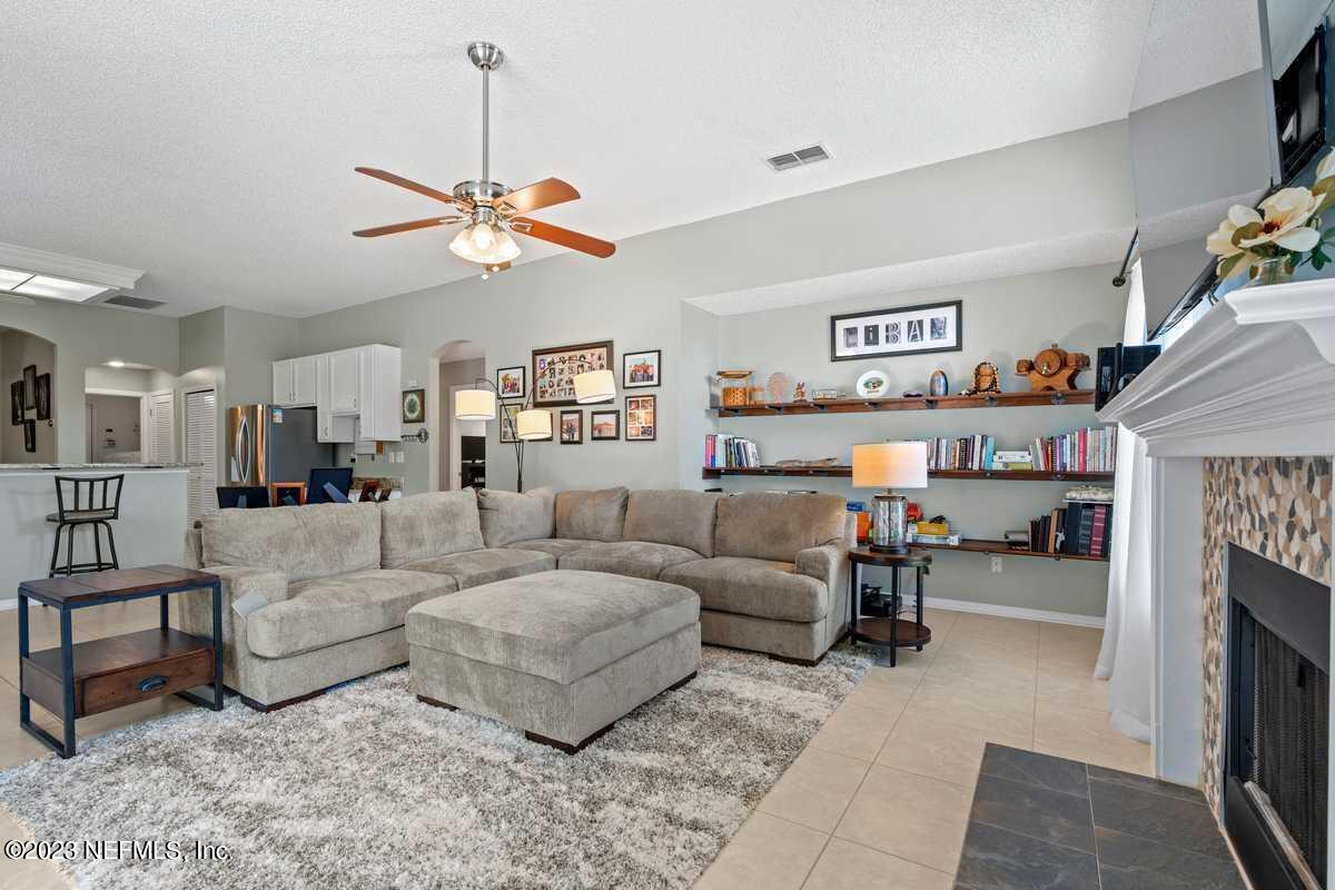 2143 WILLESDON Drive E