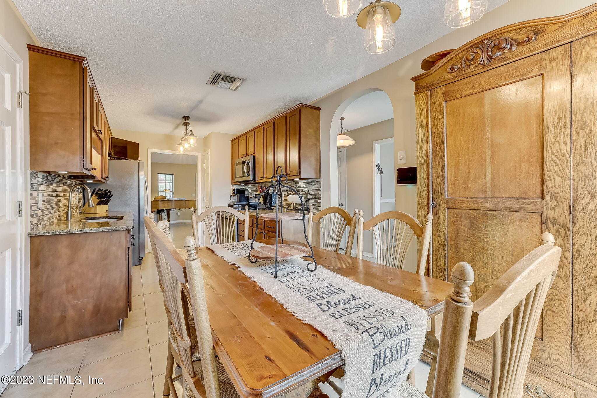 12418 RUNNING RIVER Road S