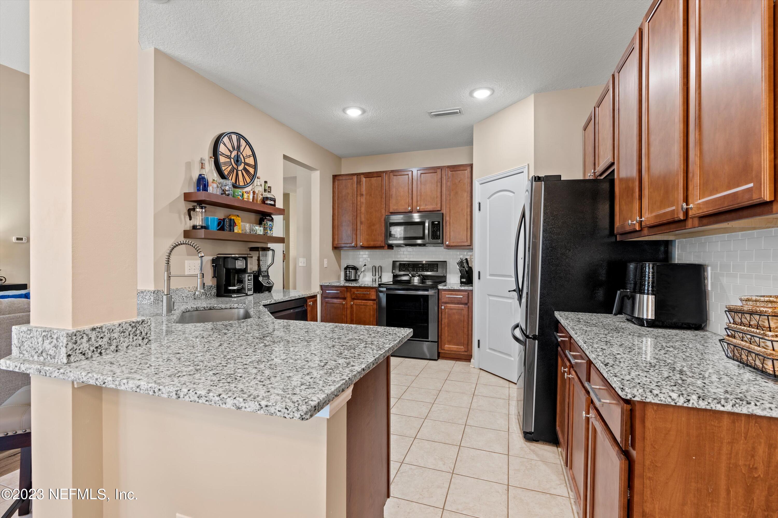 713 REFLECTION COVE Road E