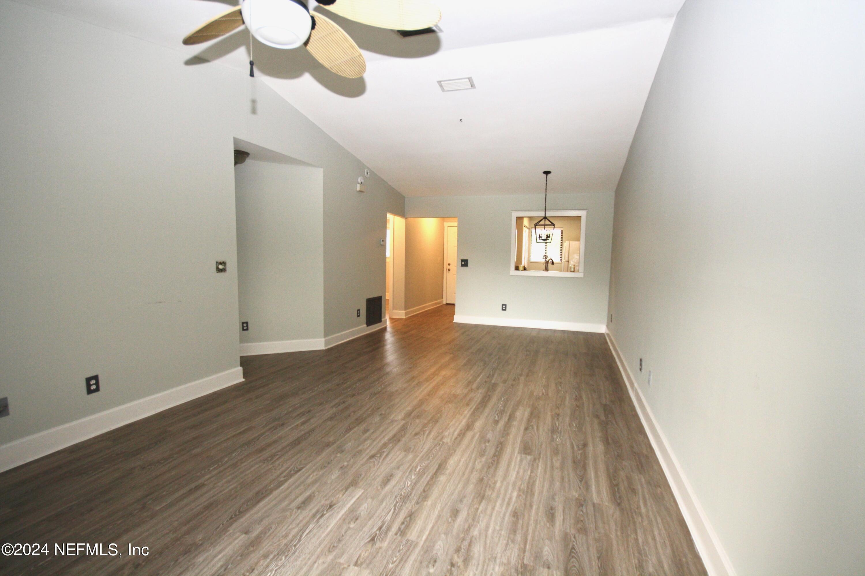 2012 SEA HAWK Circle