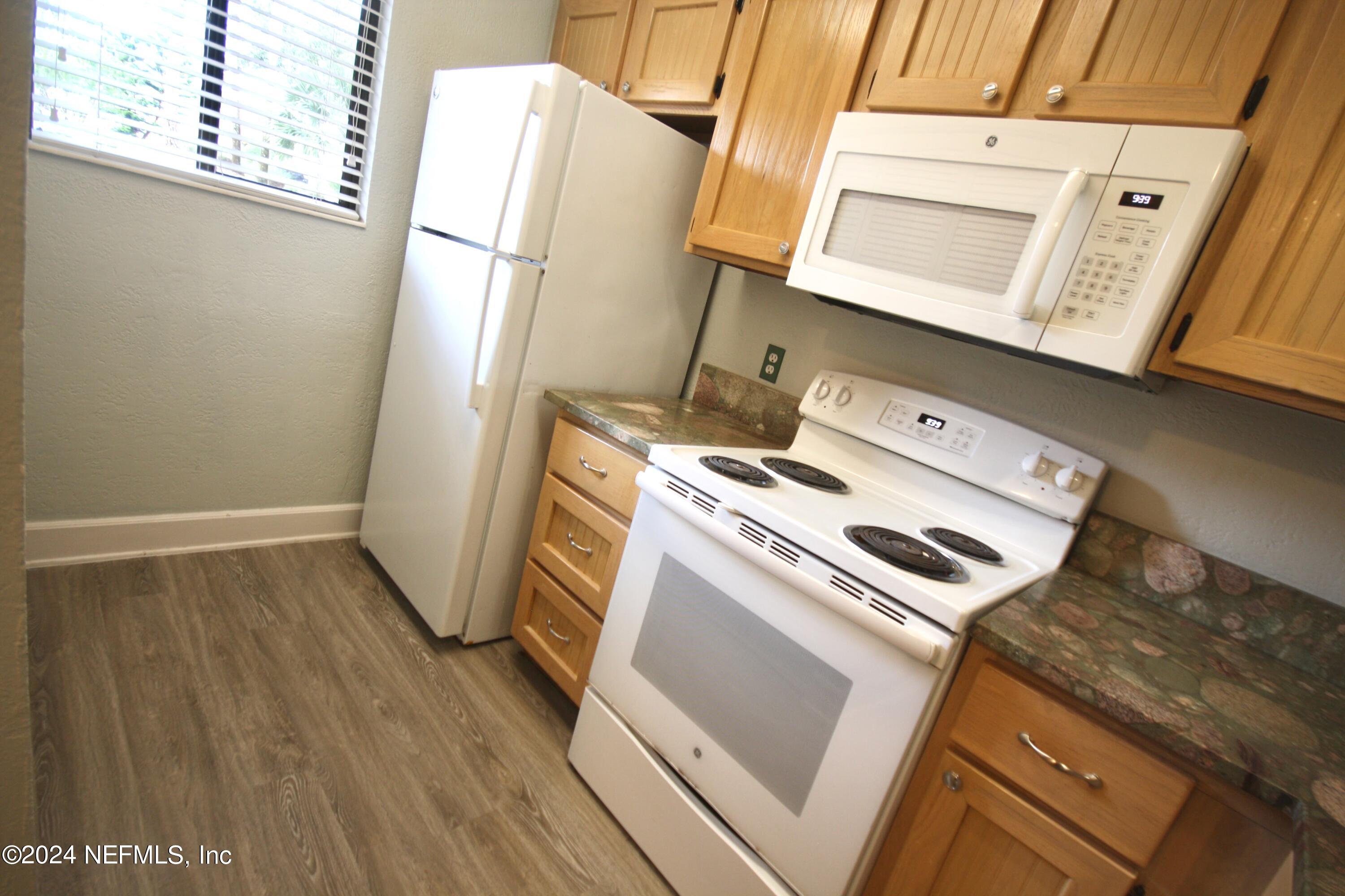 2012 SEA HAWK Circle