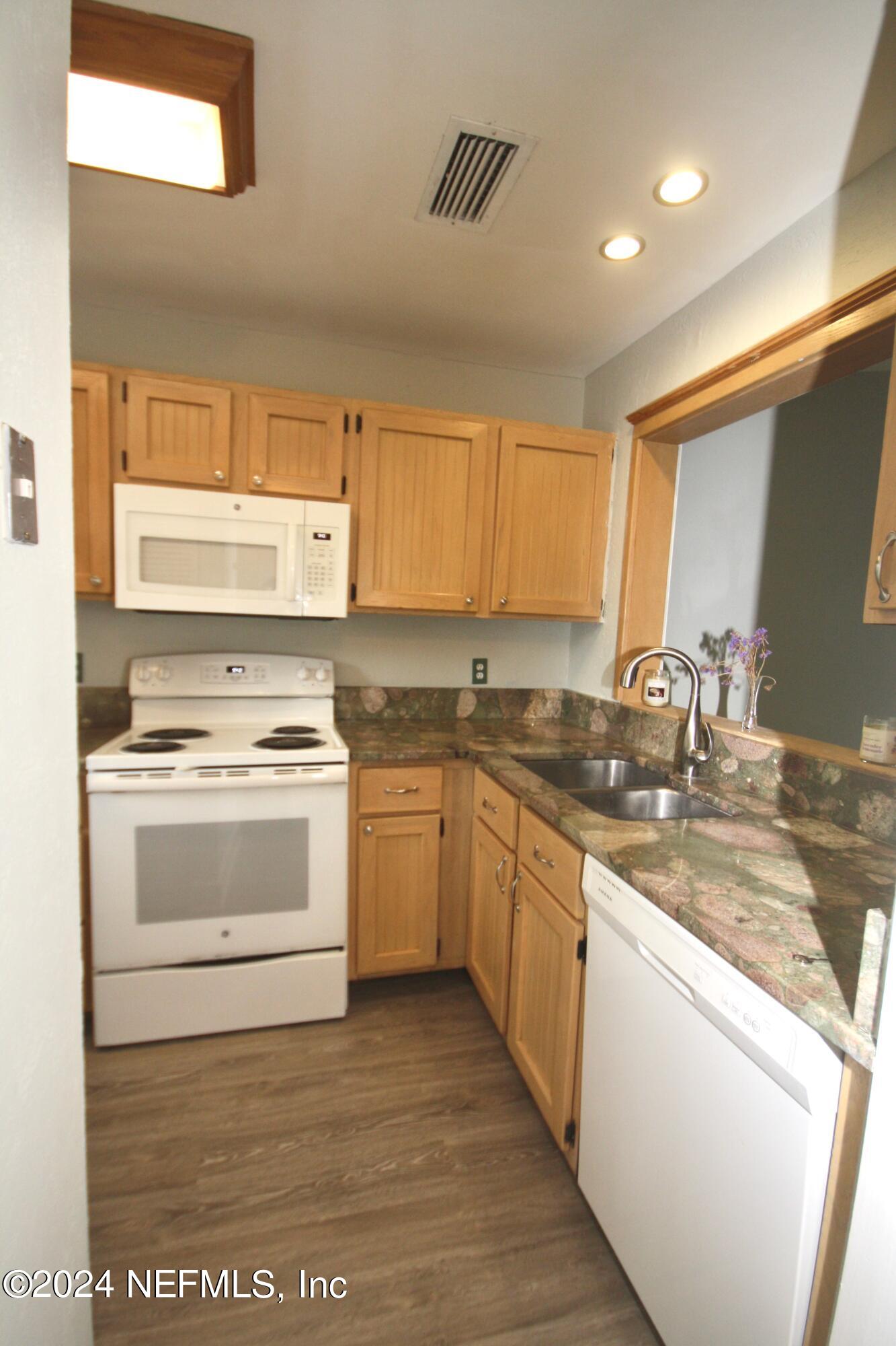 2012 SEA HAWK Circle