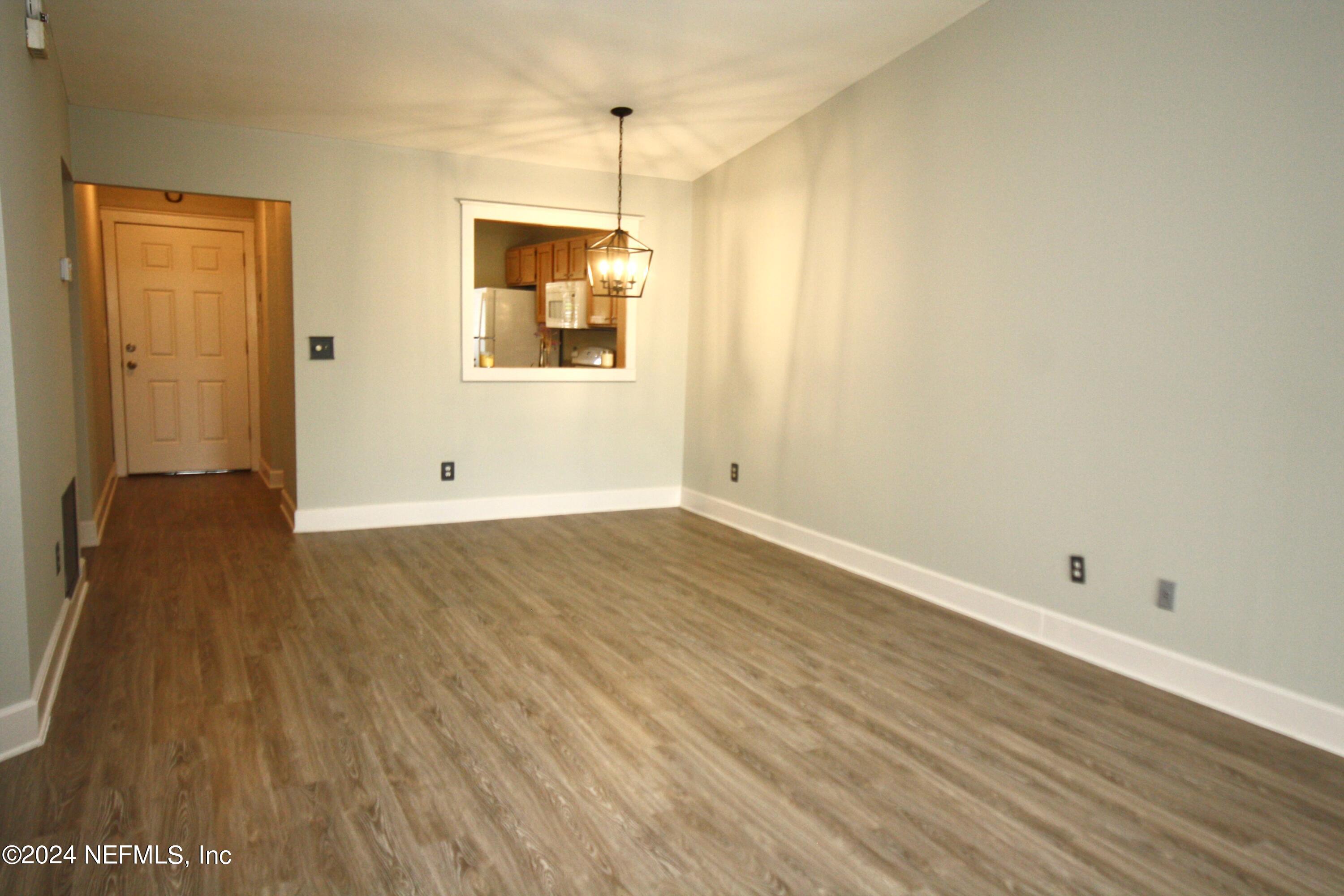 2012 SEA HAWK Circle