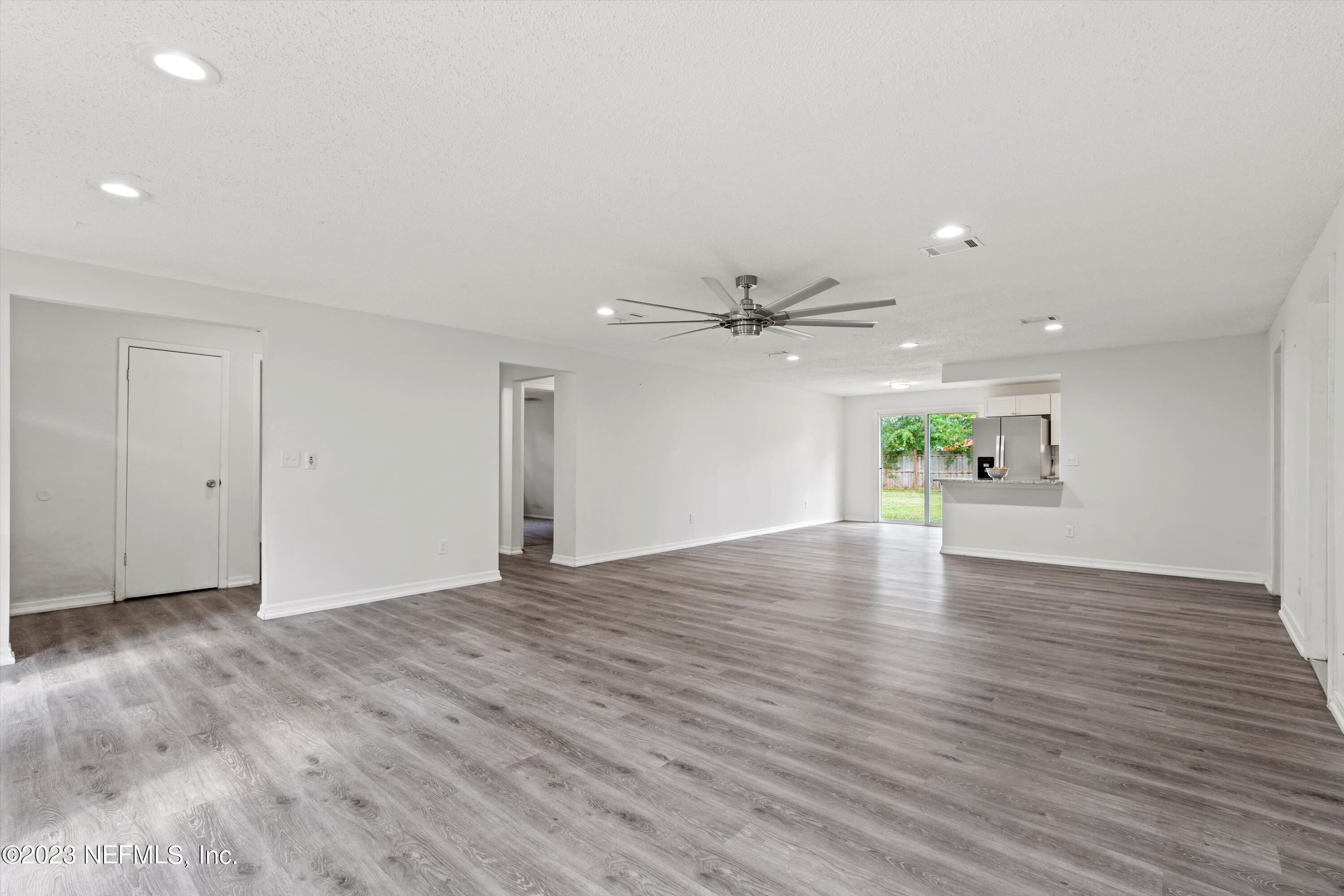 2845 TANGLEWOOD Boulevard