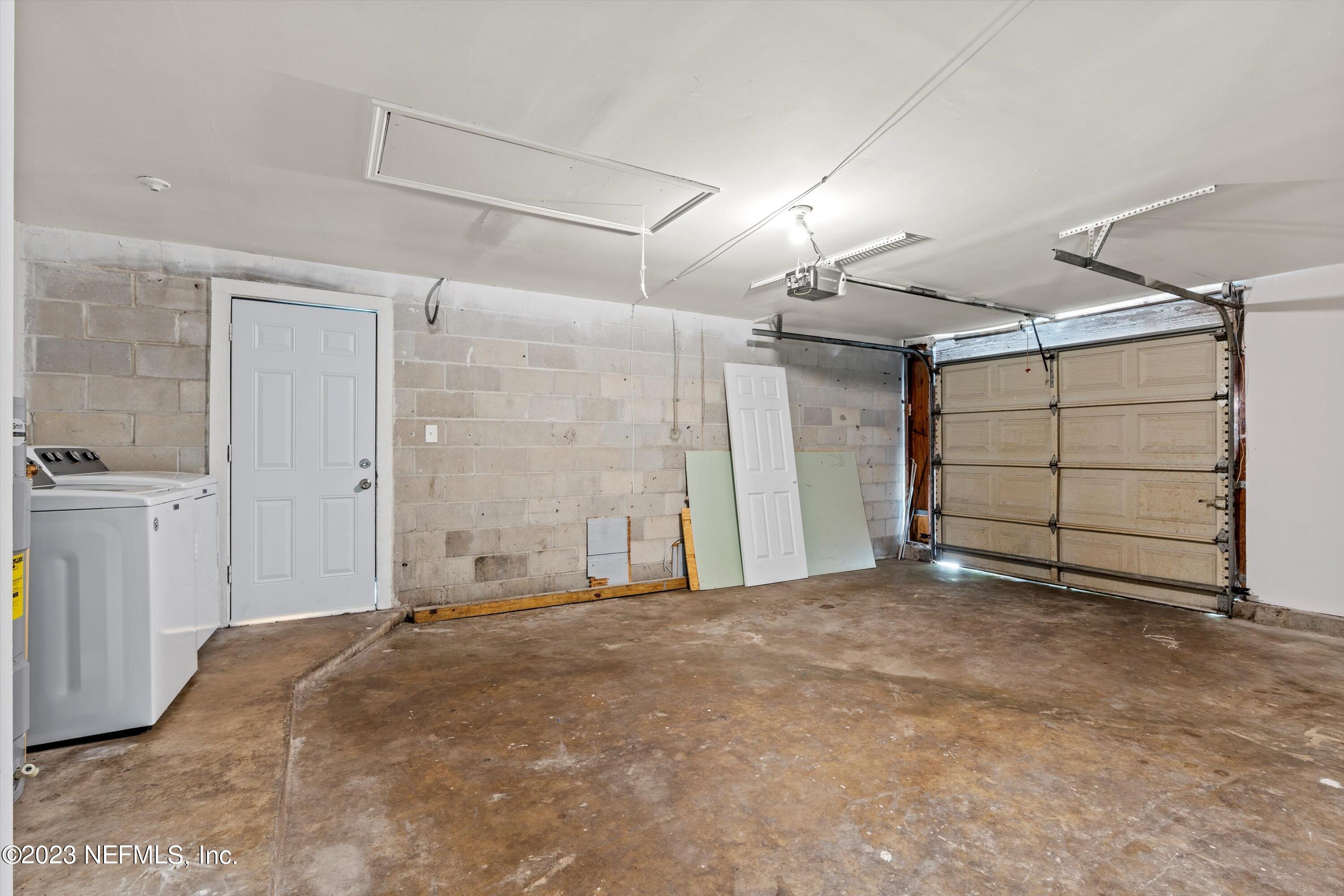 2845 TANGLEWOOD Boulevard