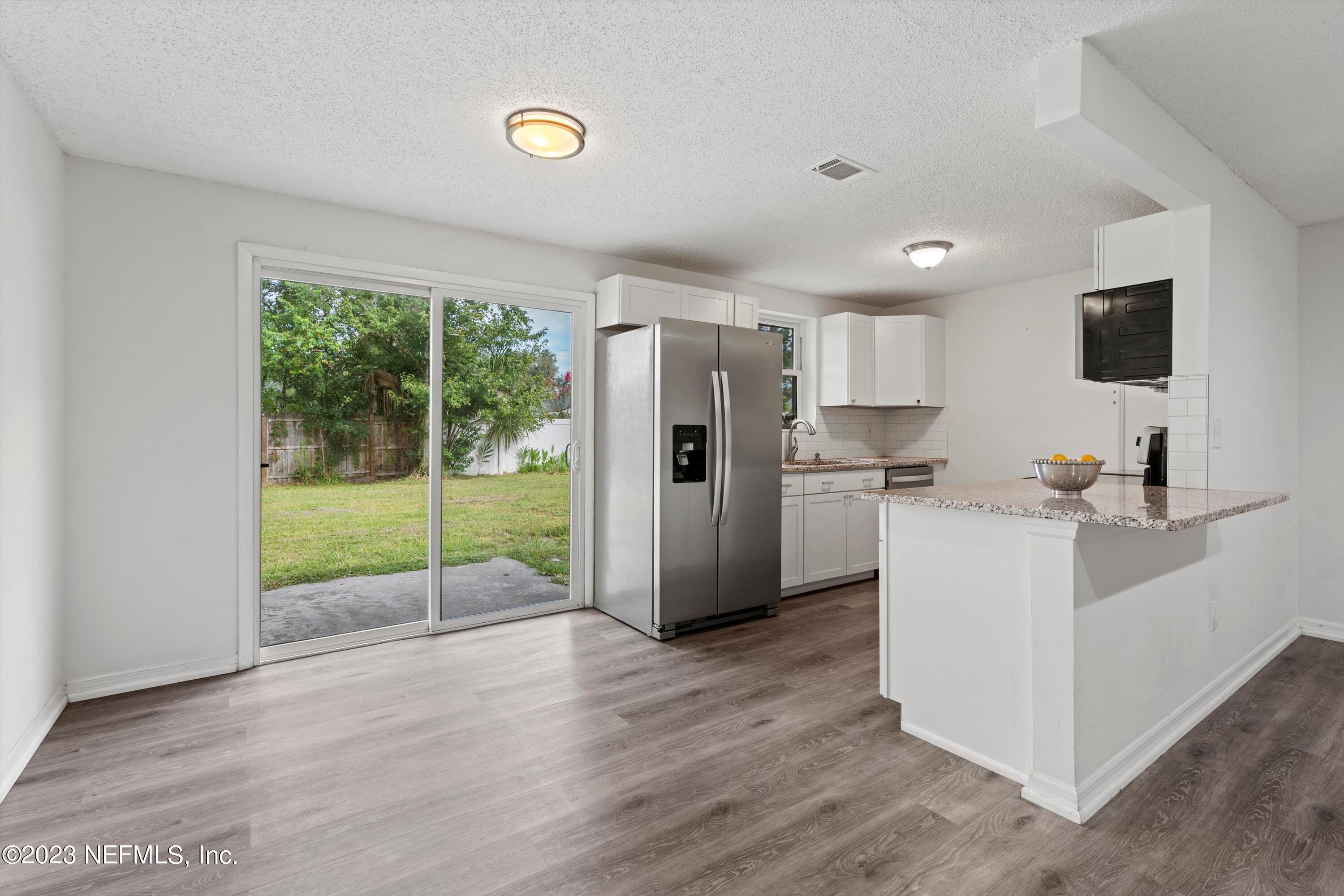 2845 TANGLEWOOD Boulevard