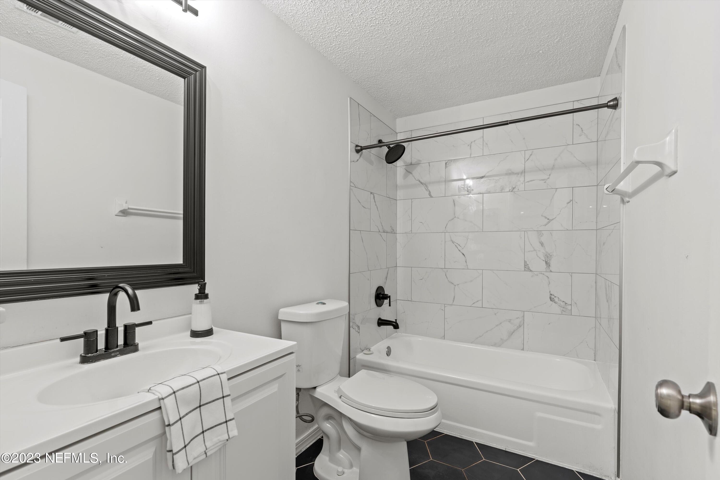 2845 TANGLEWOOD Boulevard