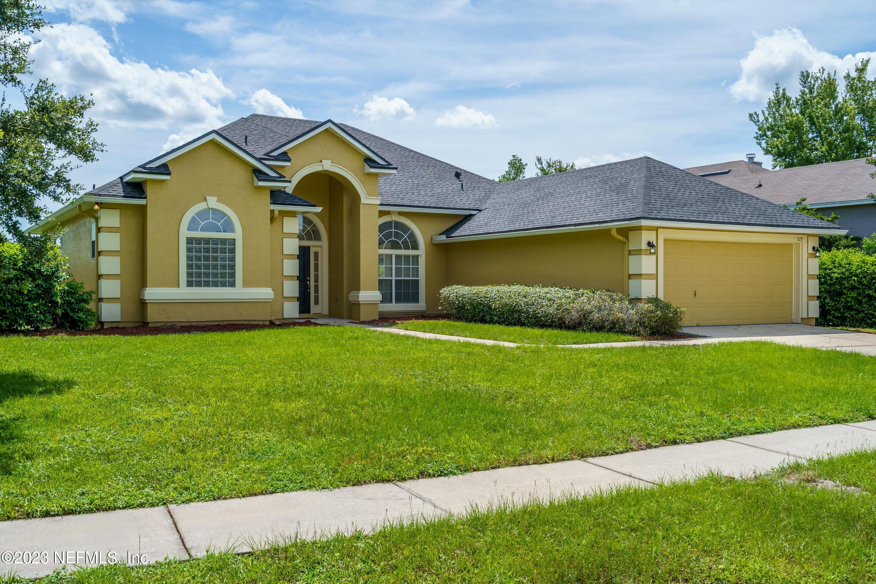 529 E SILVERTHORN Lane