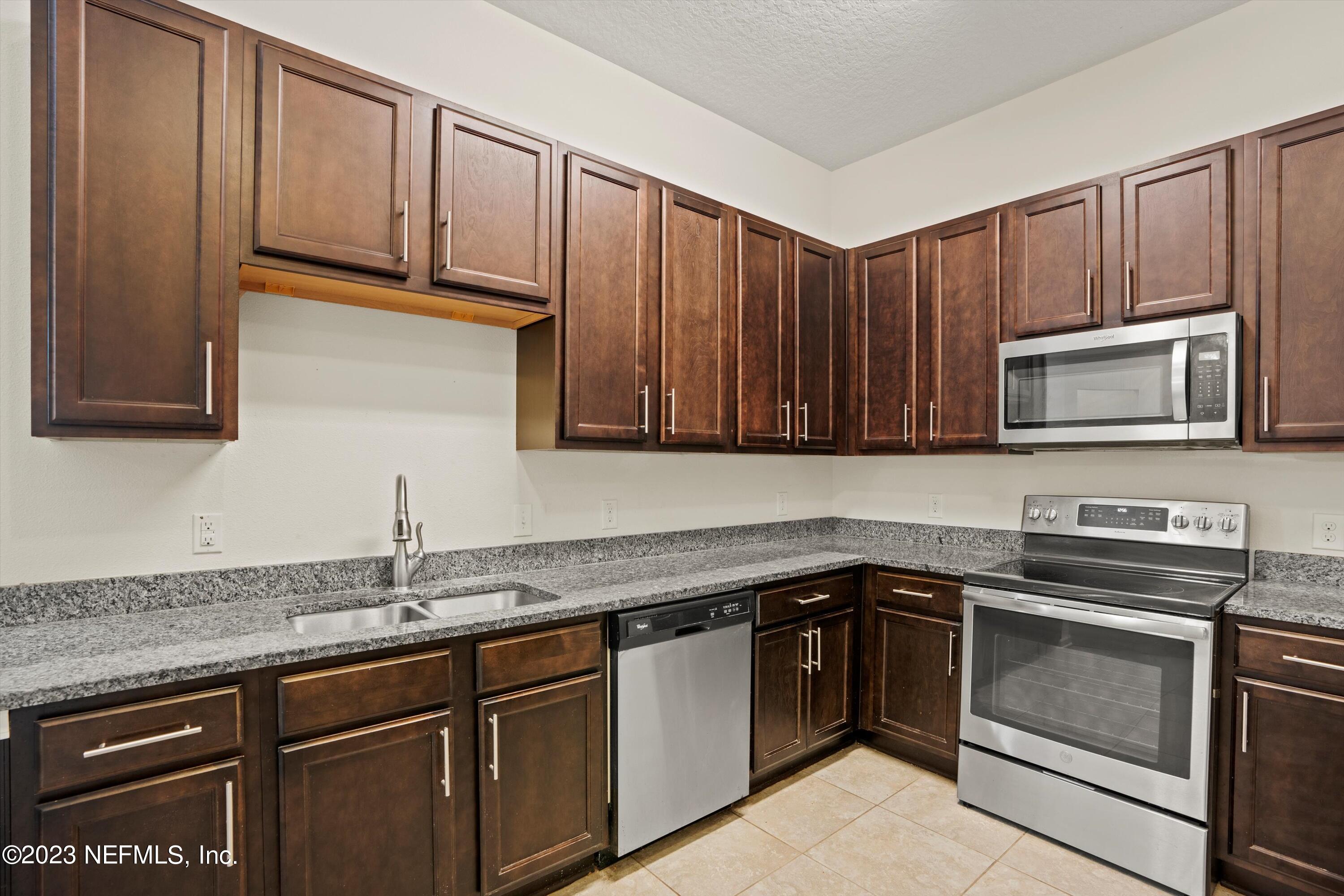 218 LARKIN Place, 102
