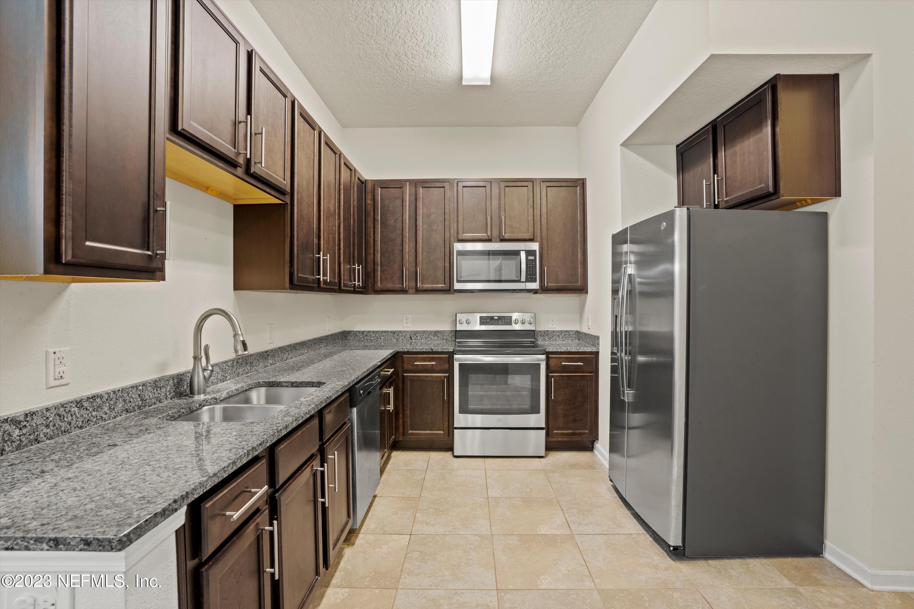 218 LARKIN Place, 102
