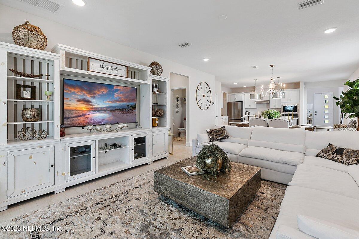 10045 INVENTION Lane