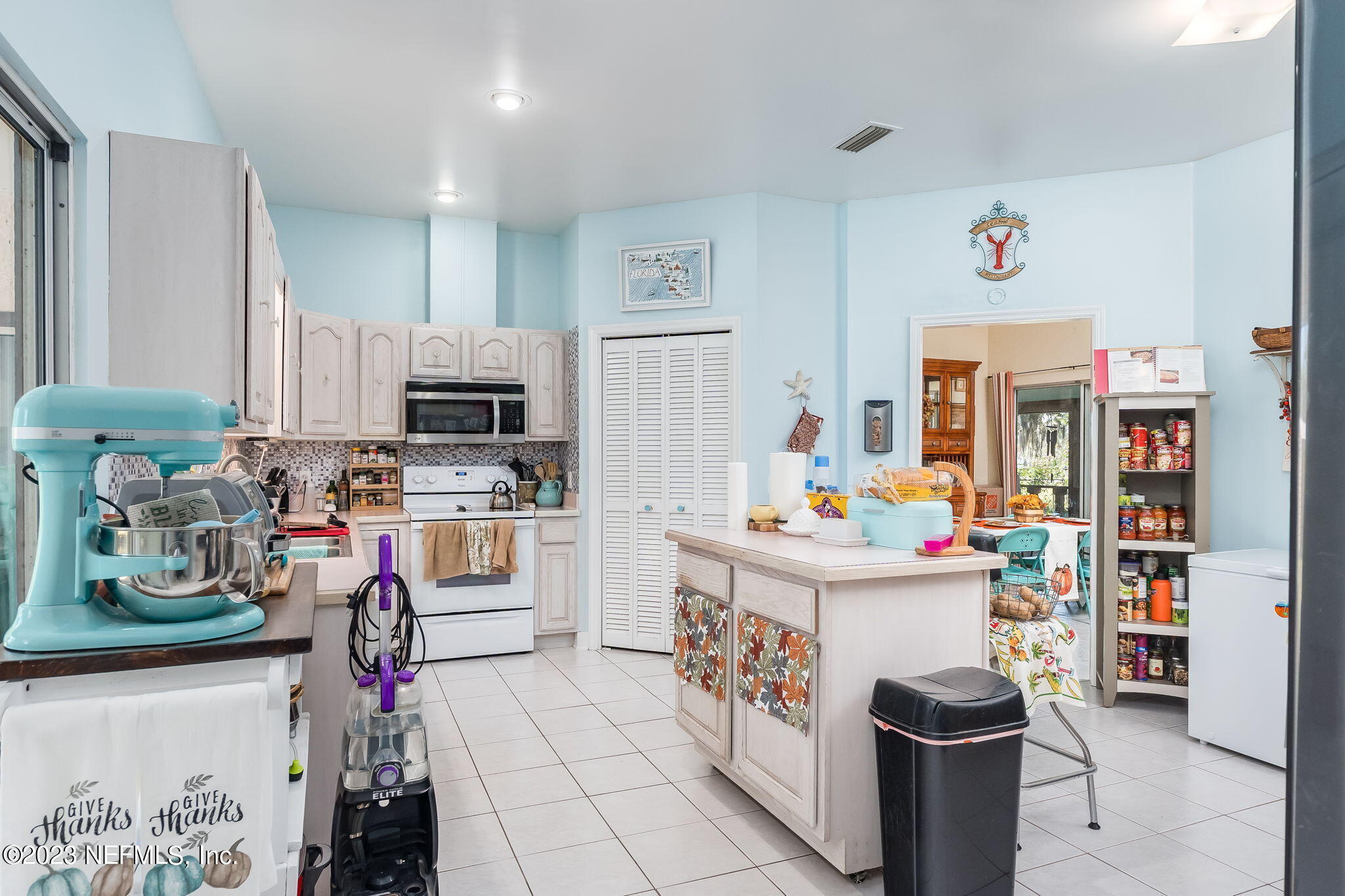 5551 HECKSCHER Drive