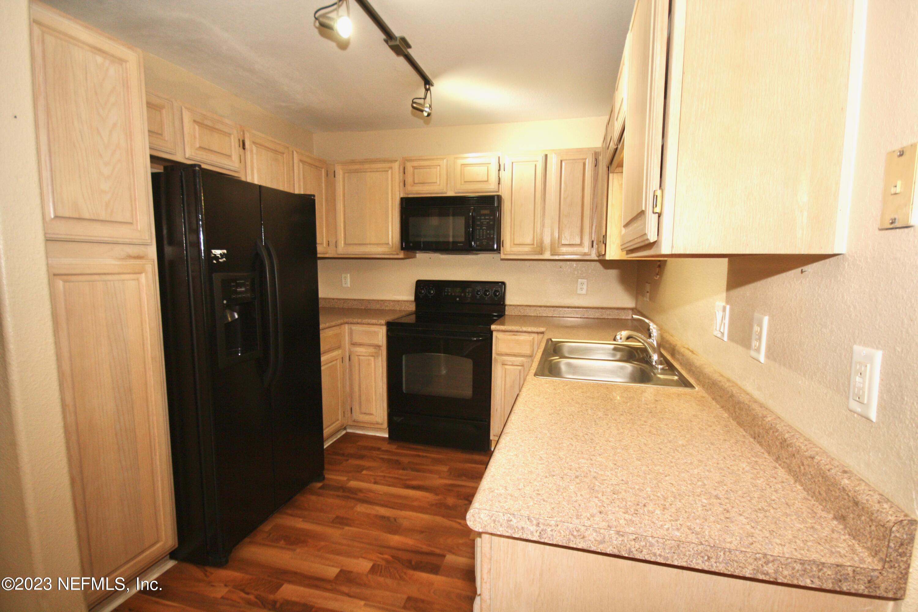 10150 BELLE RIVE Boulevard, 2303