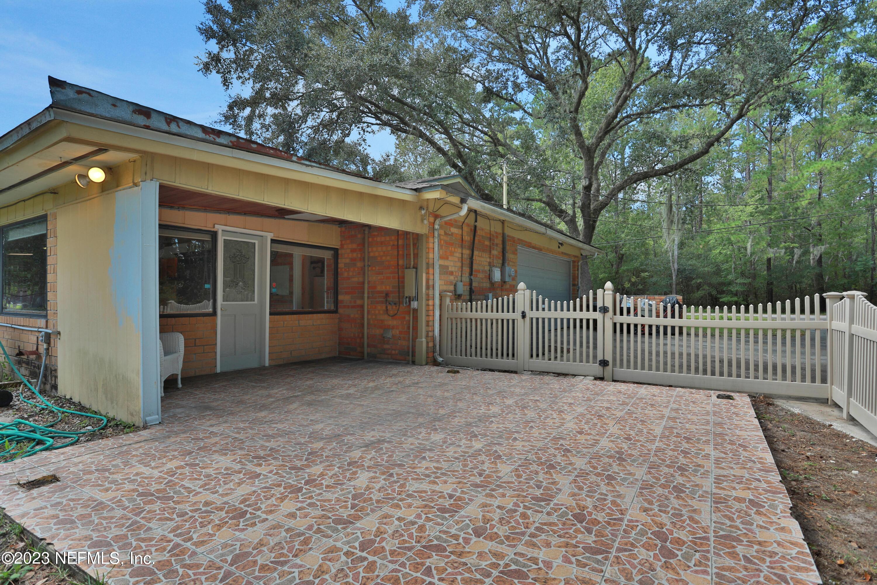 573 TARA FARMS Drive