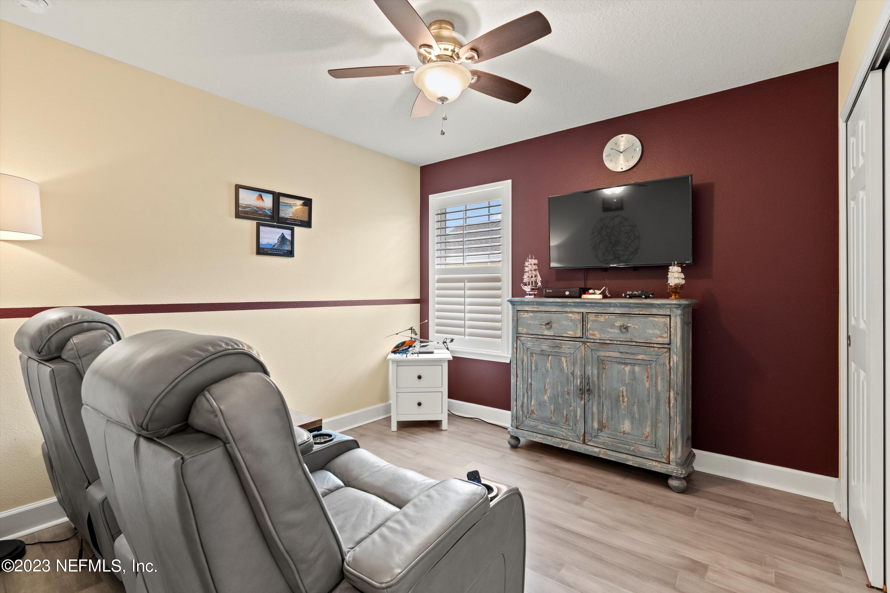 6854 ROUNDLEAF Drive