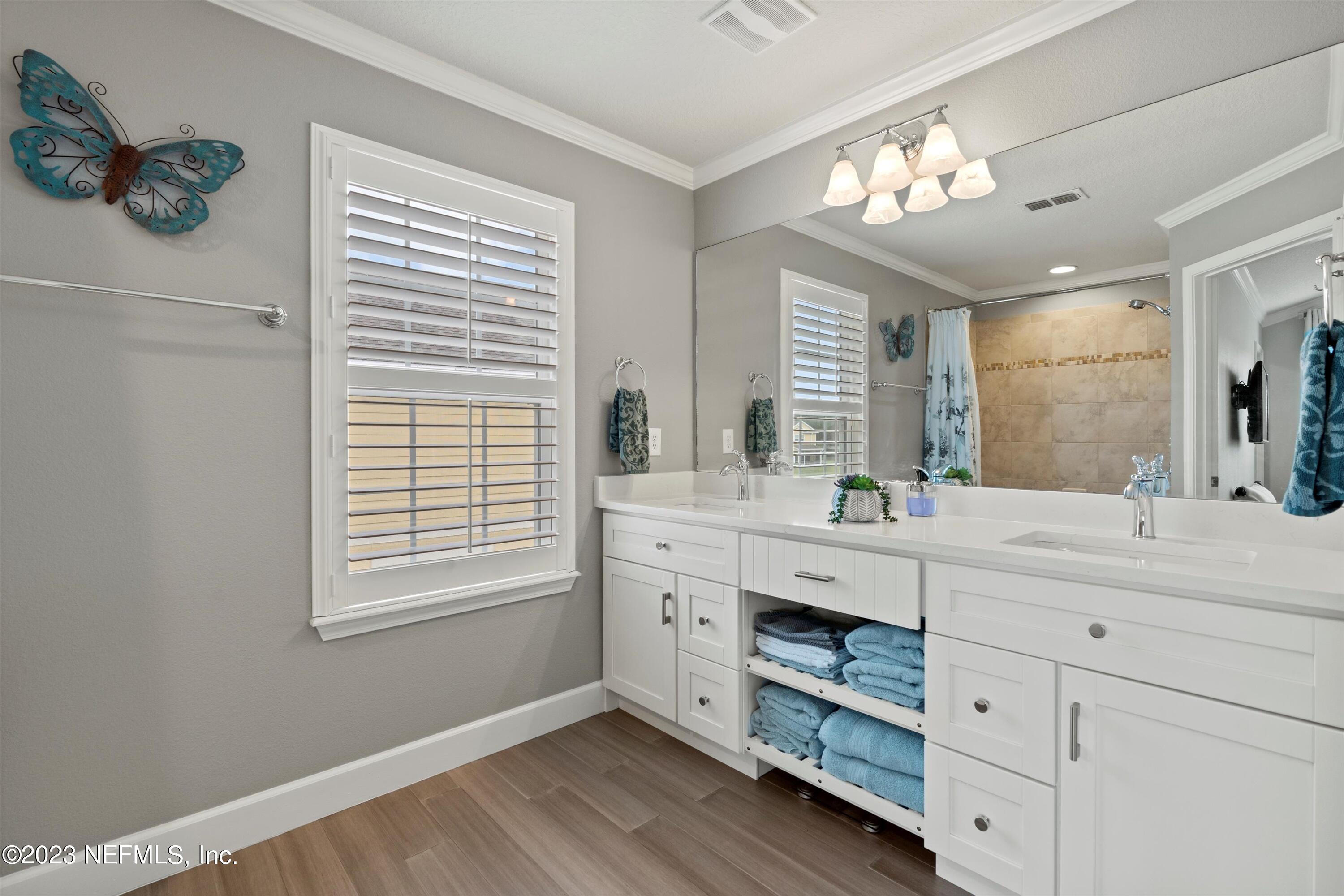 6854 ROUNDLEAF Drive