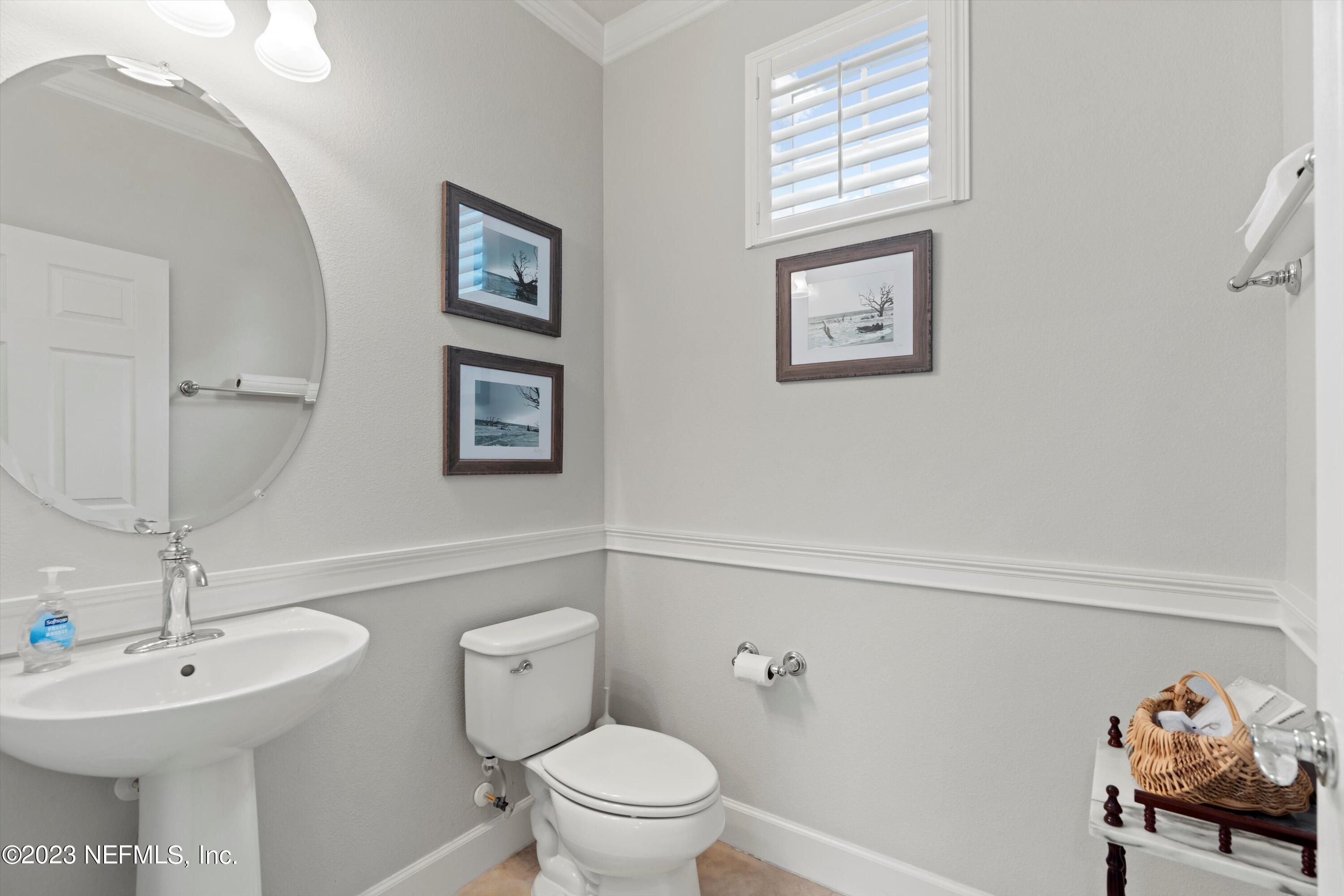 6854 ROUNDLEAF Drive