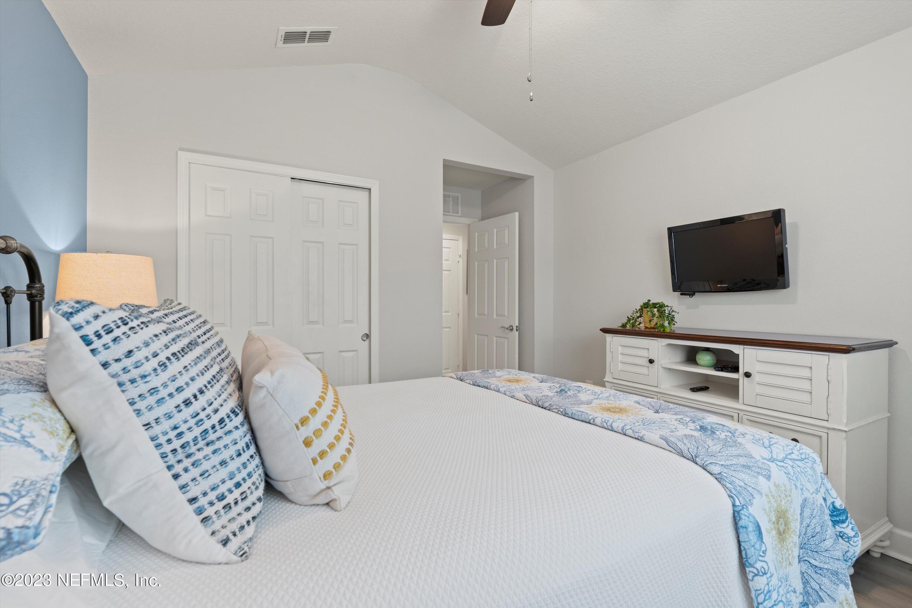 6854 ROUNDLEAF Drive