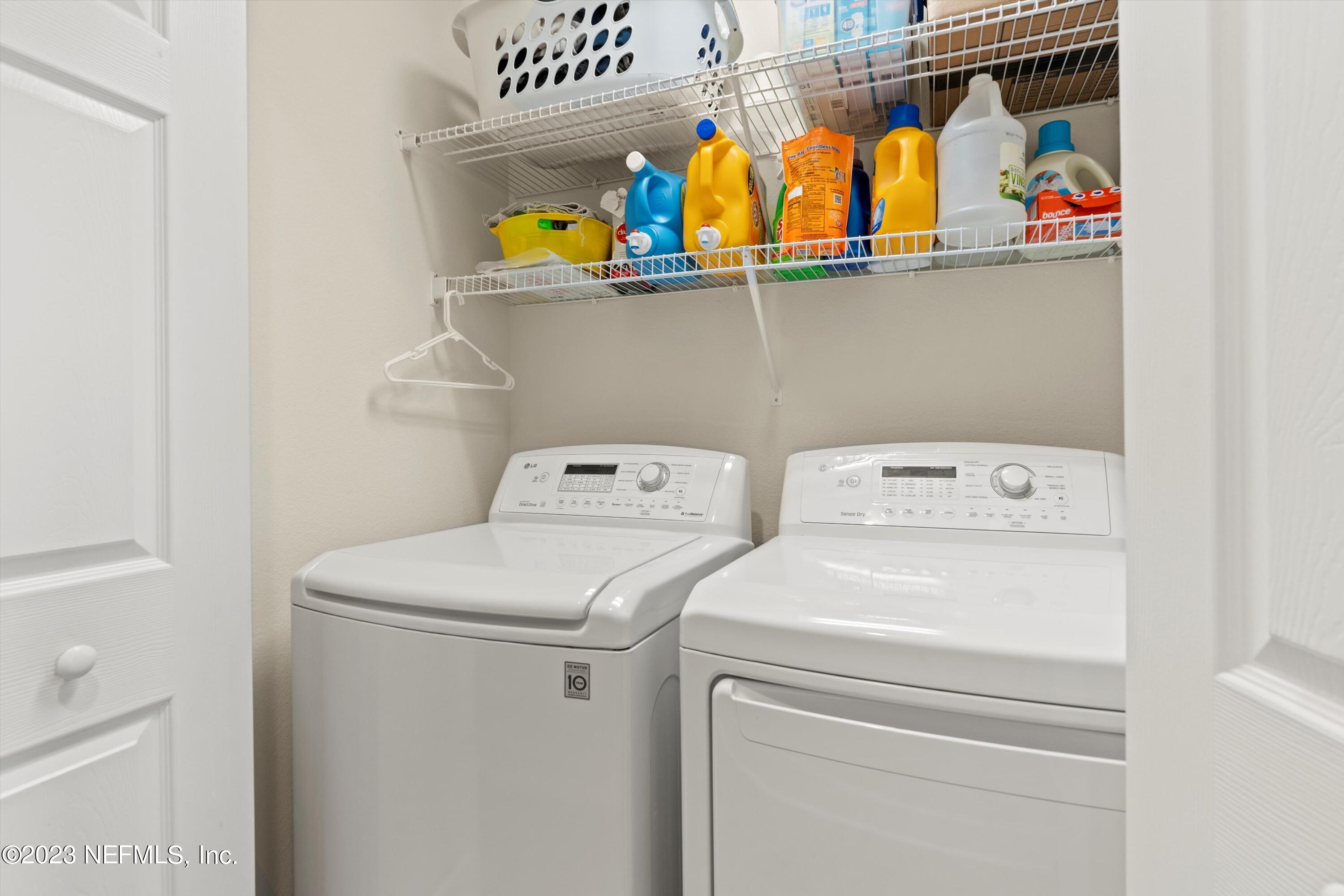 6854 ROUNDLEAF Drive