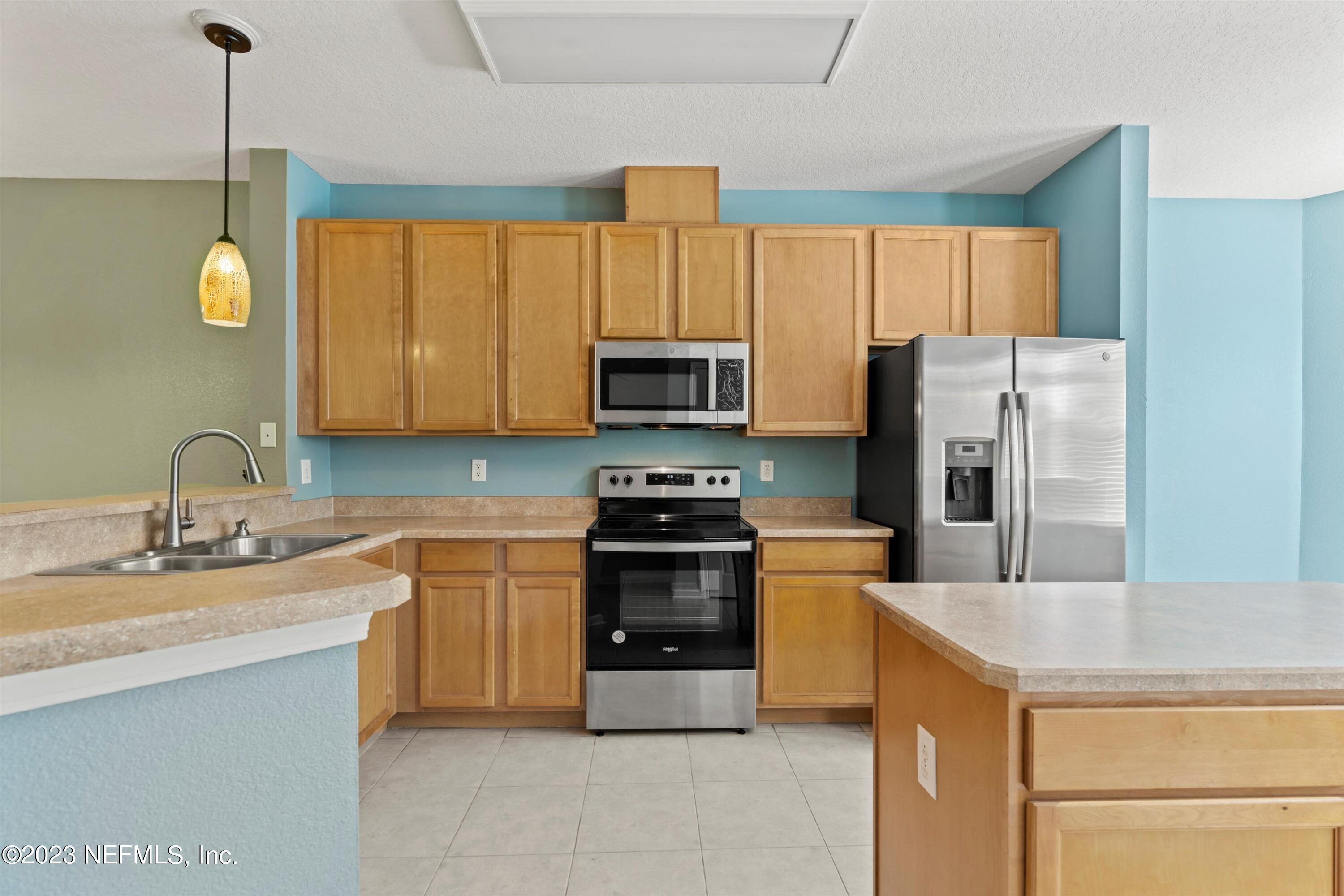 5663 GREENLAND Road, 1005