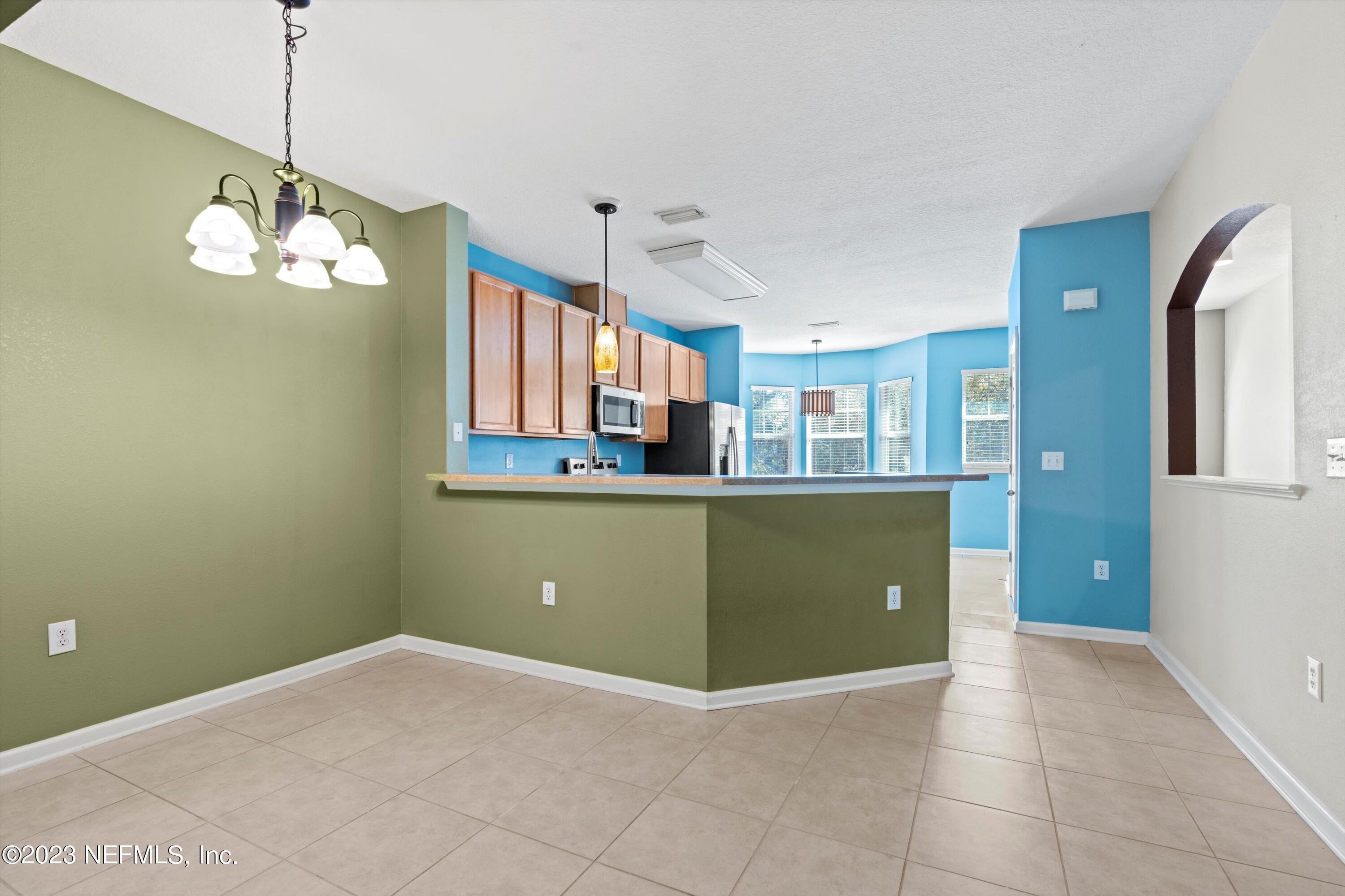 5663 GREENLAND Road, 1005